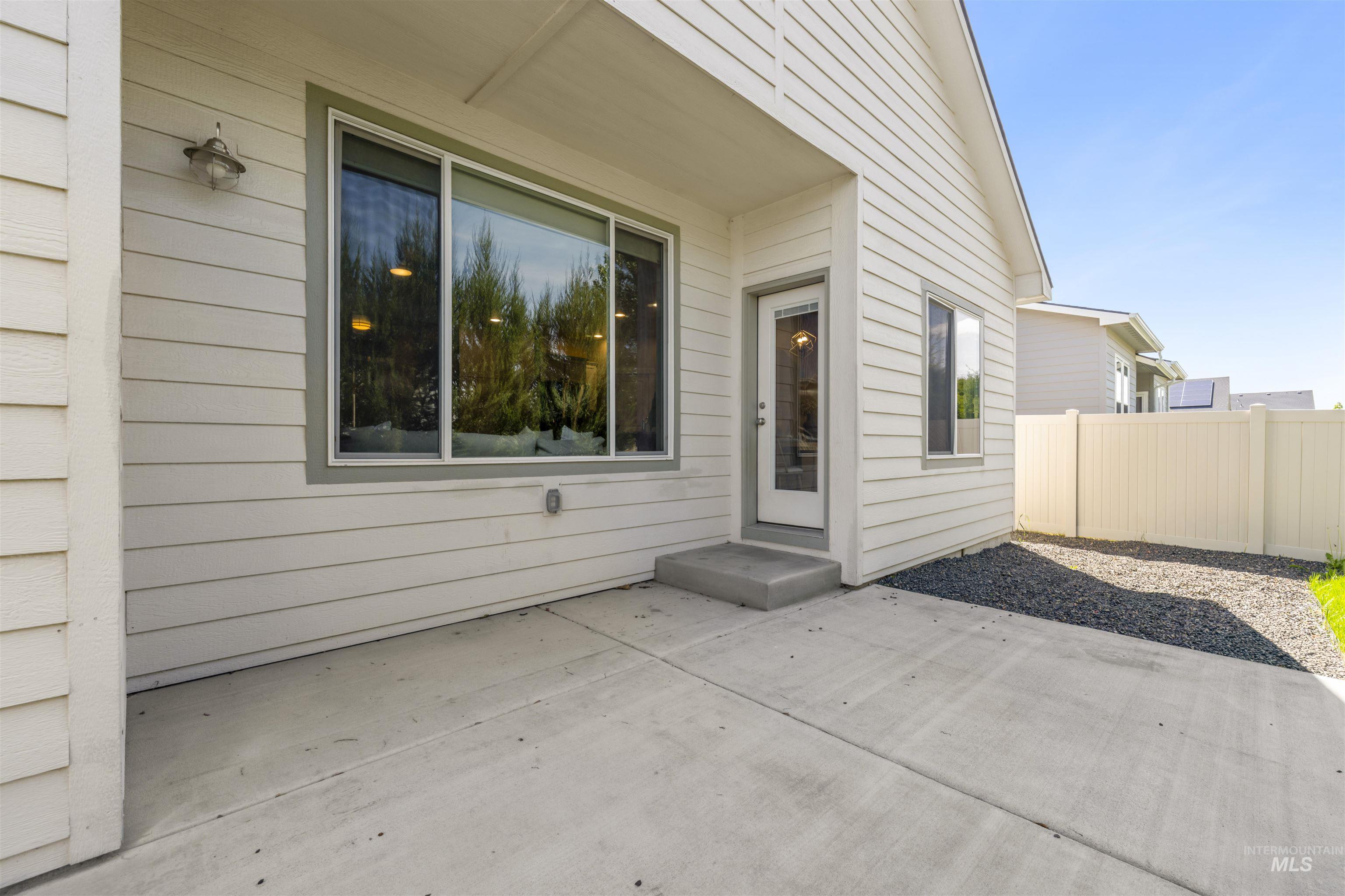 1710 W Henrys Fork Drive, Meridian, Idaho 83642, 3 Bedrooms, 2 Bathrooms, Residential For Sale, Price $494,900,MLS 98982845