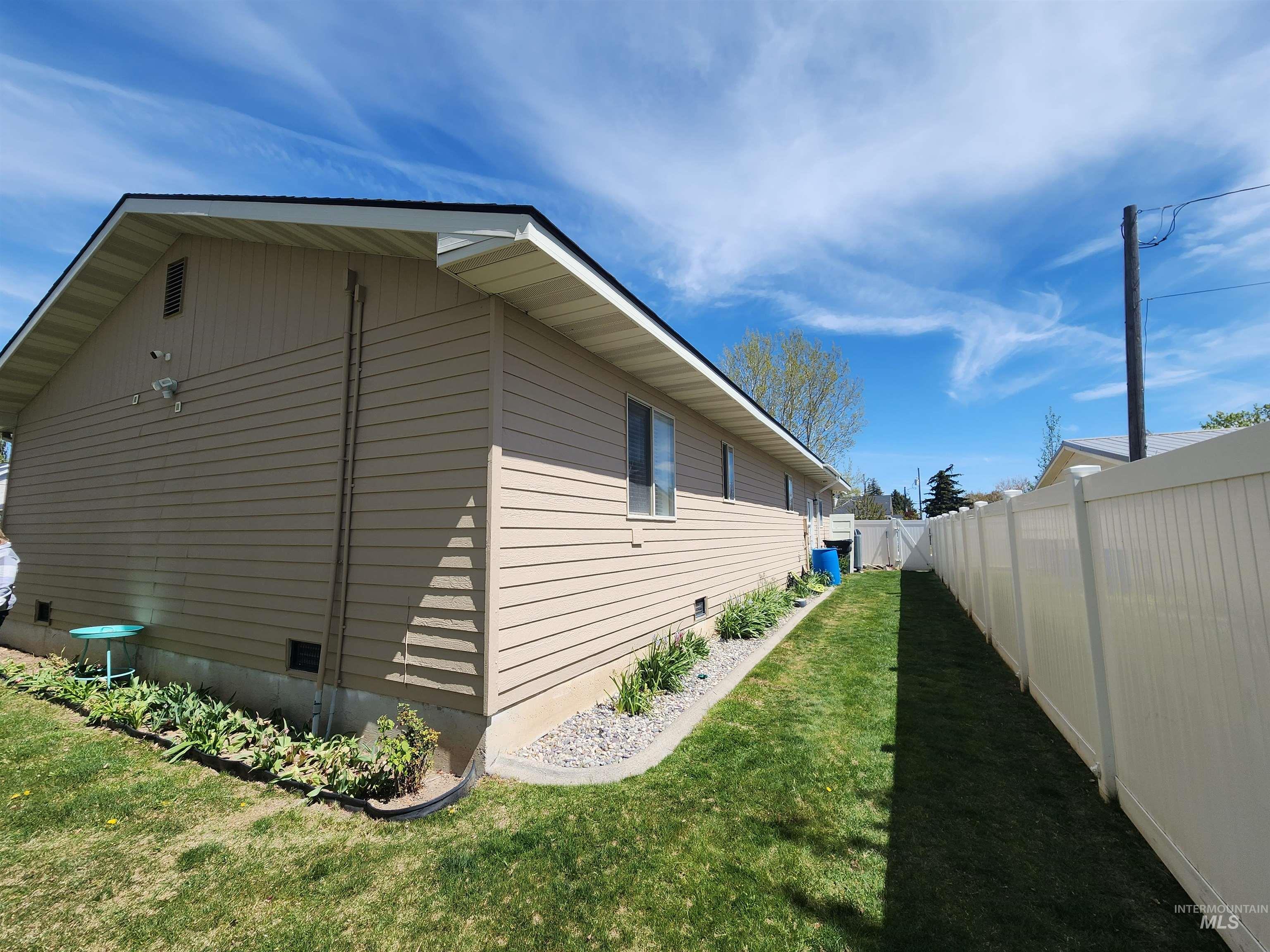 350 N Burton, Burley, Idaho 83318, 3 Bedrooms, 3 Bathrooms, Residential For Sale, Price $445,000, 98982847