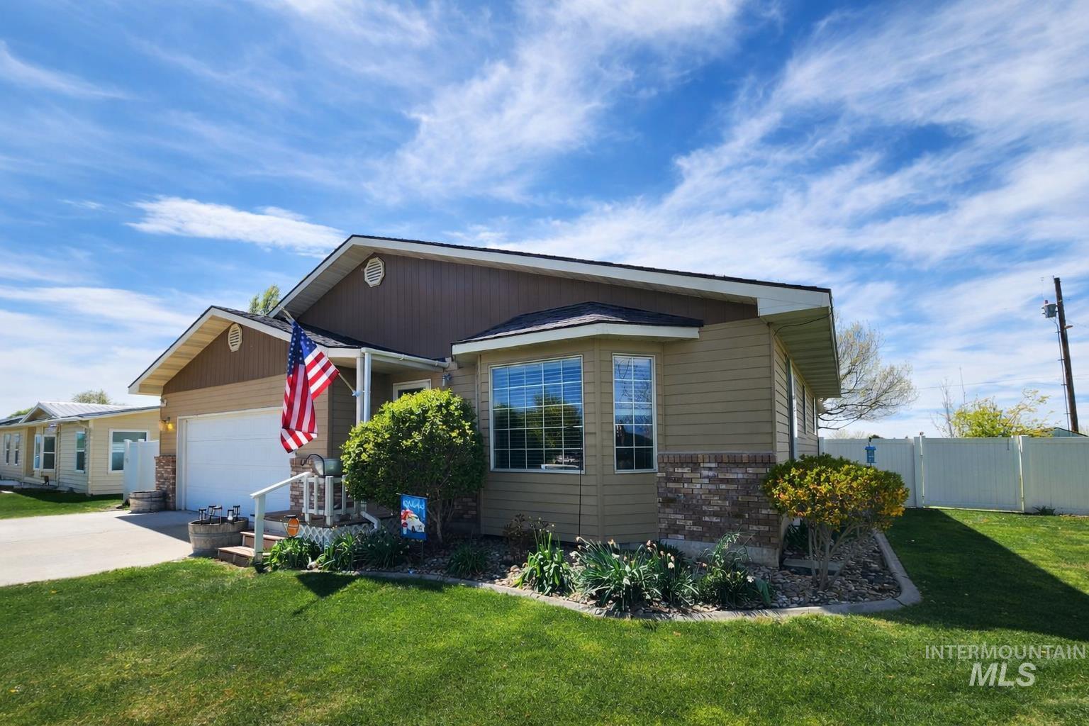 350 N Burton, Burley, Idaho 83318, 3 Bedrooms, 3 Bathrooms, Residential For Sale, Price $445,000, 98982847