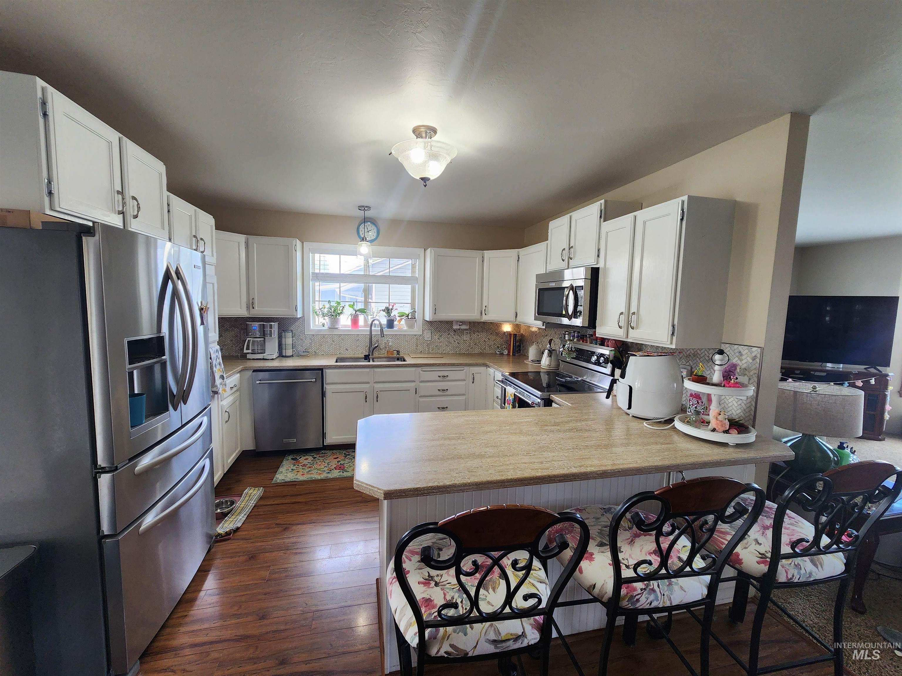 350 N Burton, Burley, Idaho 83318, 3 Bedrooms, 3 Bathrooms, Residential For Sale, Price $445,000, 98982847