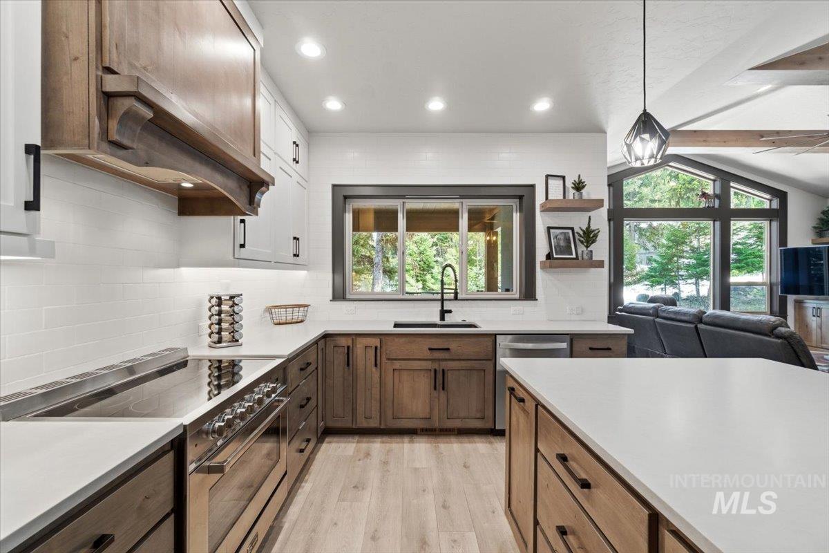 1325 Majestic View Drive, McCall, Idaho 83638, 4 Bedrooms, 2 Bathrooms, Residential For Sale, Price $1,382,500,MLS 98982849