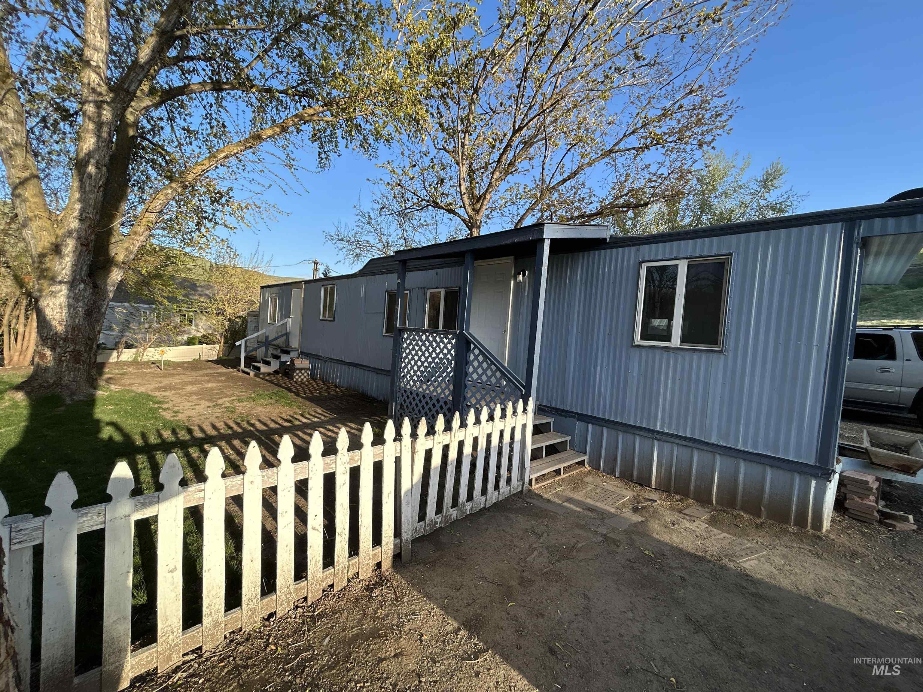 1412 4th St, Asotin, Washington 99402, 2 Bedrooms, 1 Bathroom, Residential For Sale, Price $54,900,MLS 98982854