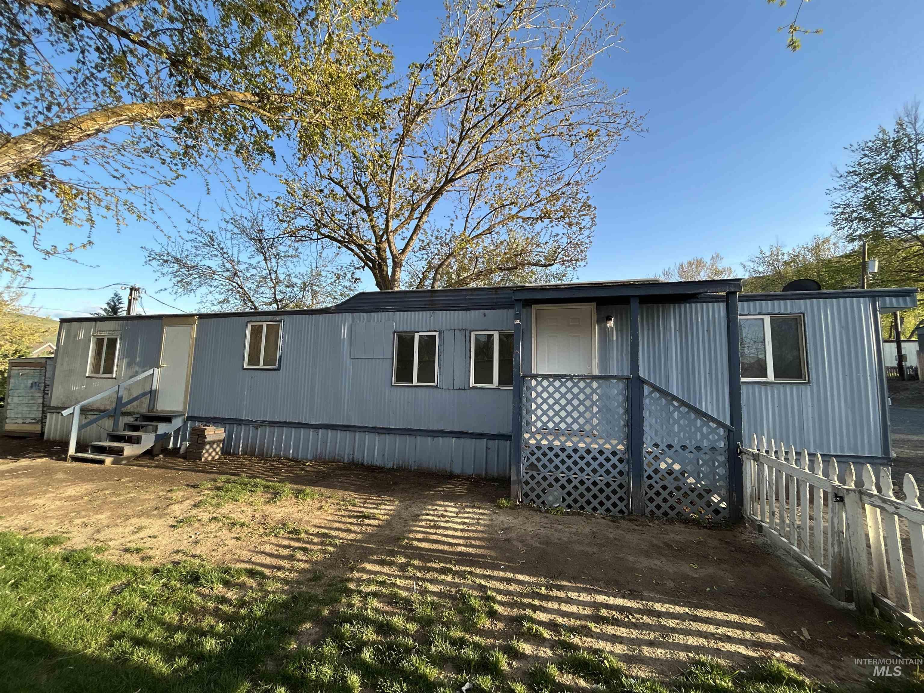 1412 4th St, Asotin, Washington 99402, 2 Bedrooms, 1 Bathroom, Residential For Sale, Price $54,900,MLS 98982854