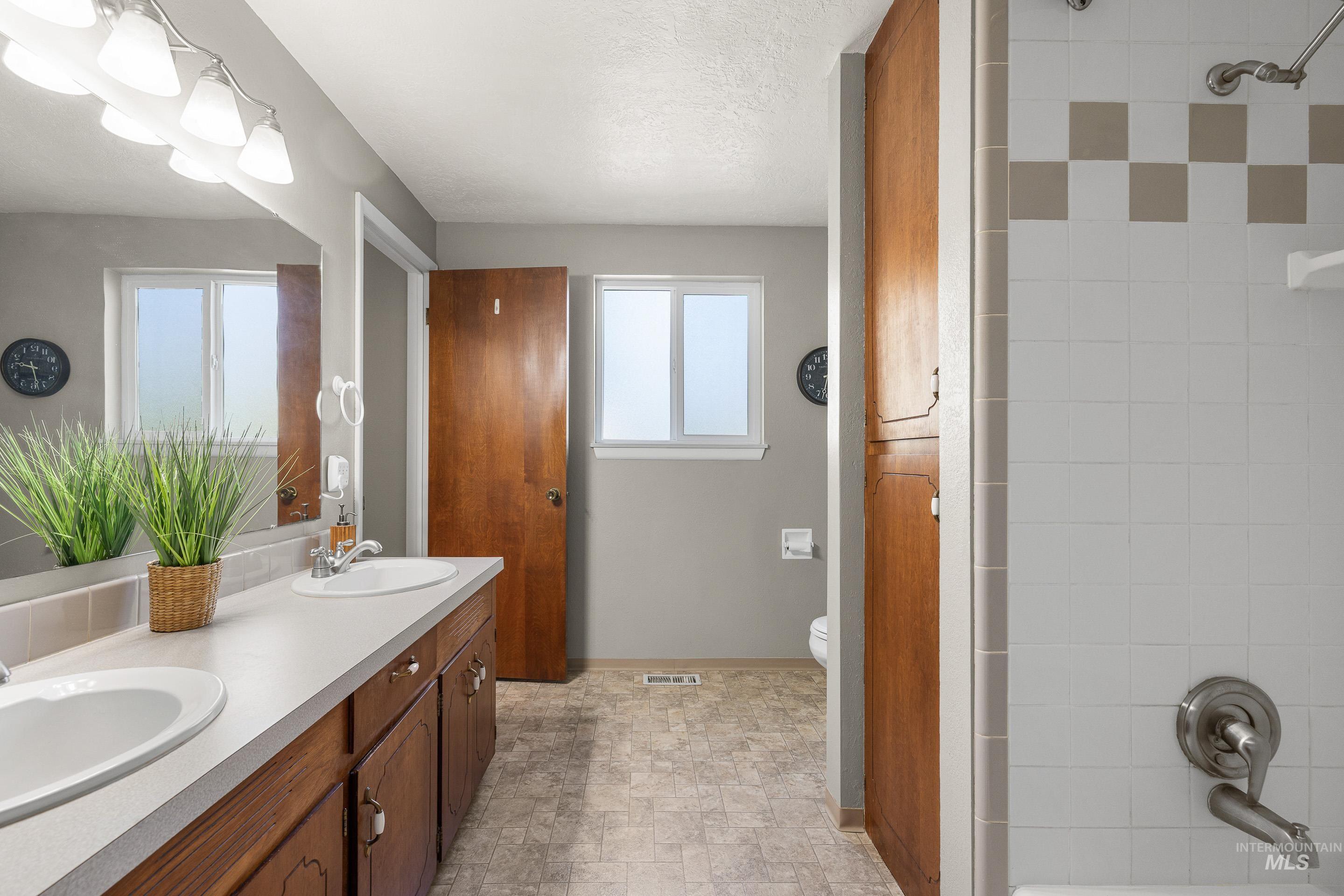 11178 W Hollandale Dr., Boise, Idaho 83709, 4 Bedrooms, 2 Bathrooms, Residential For Sale, Price $649,999,MLS 98982855