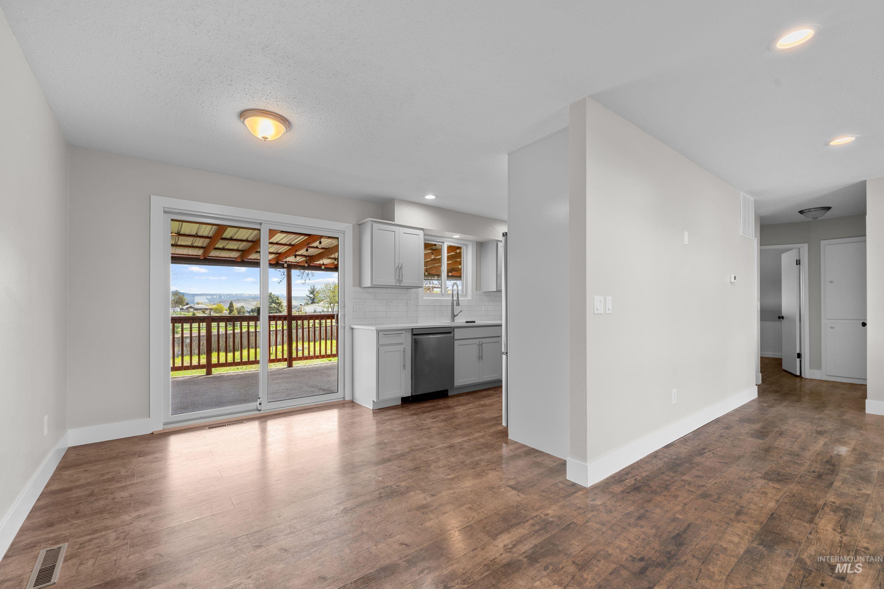 2351 Reservoir Road, Clarkston, Washington 99403, 4 Bedrooms, 2 Bathrooms, Residential For Sale, Price $439,900,MLS 98982857