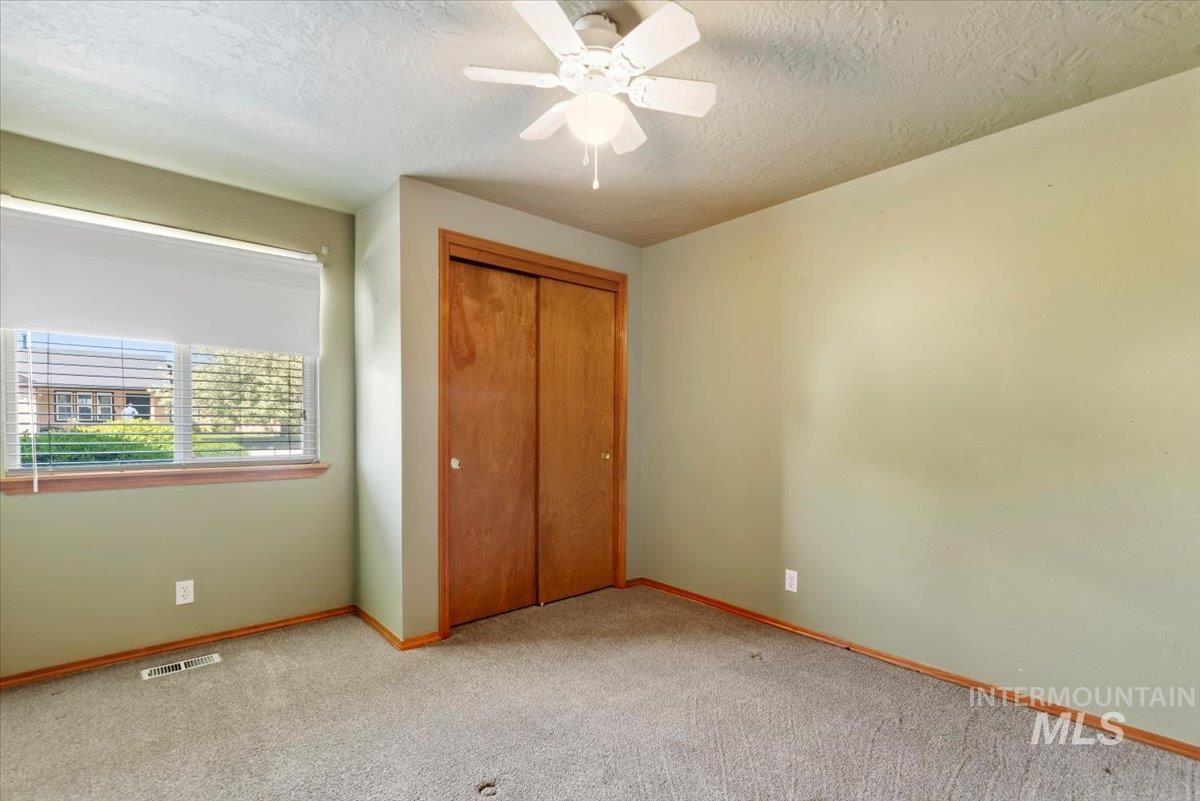 541 W Chrisfield Dr, Meridian, Idaho 83646, 3 Bedrooms, 2 Bathrooms, Residential For Sale, Price $400,000,MLS 98982861