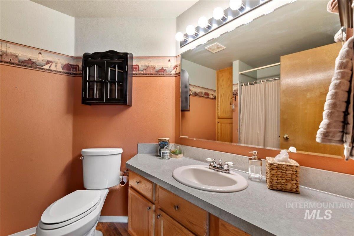 541 W Chrisfield Dr, Meridian, Idaho 83646, 3 Bedrooms, 2 Bathrooms, Residential For Sale, Price $400,000,MLS 98982861