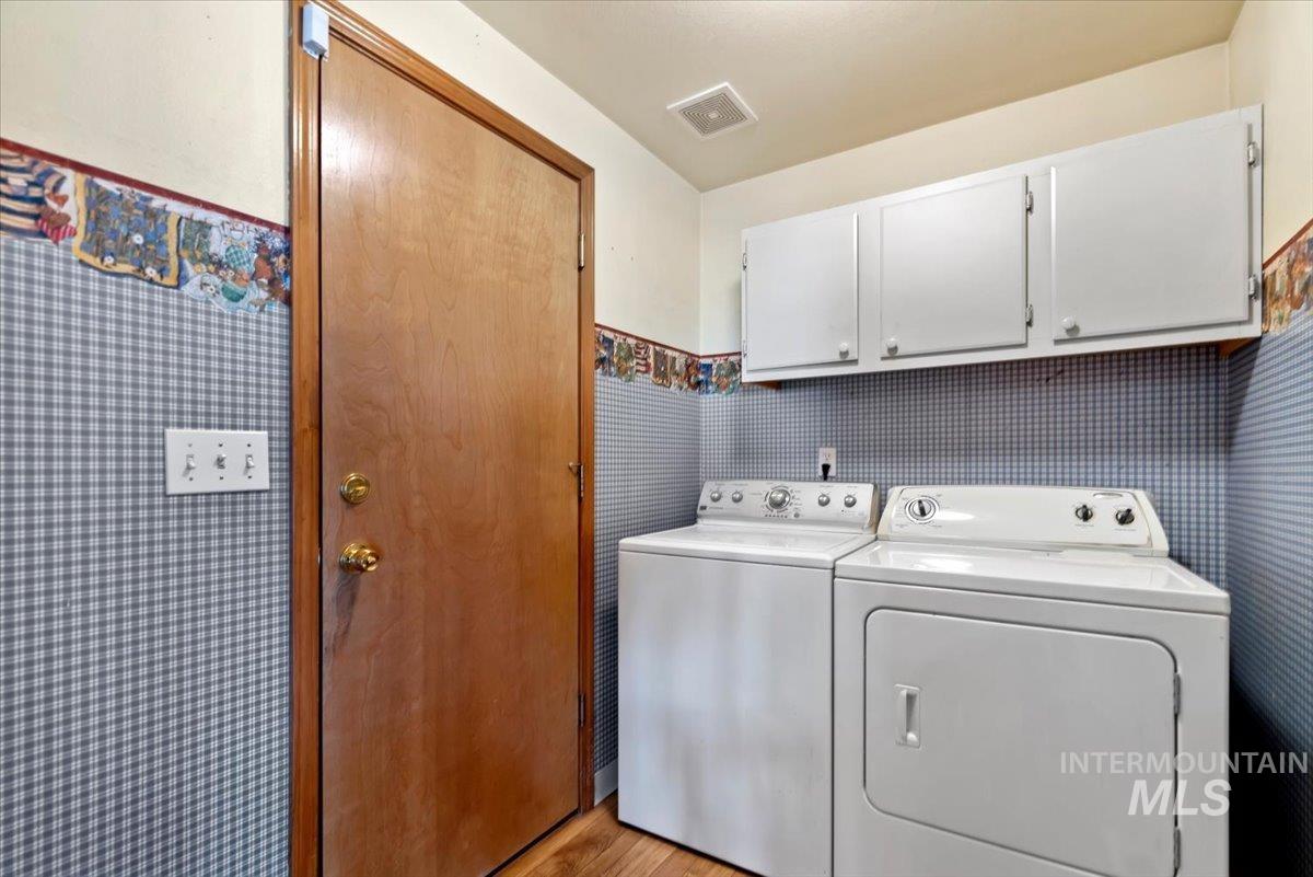 541 W Chrisfield Dr, Meridian, Idaho 83646, 3 Bedrooms, 2 Bathrooms, Residential For Sale, Price $400,000,MLS 98982861