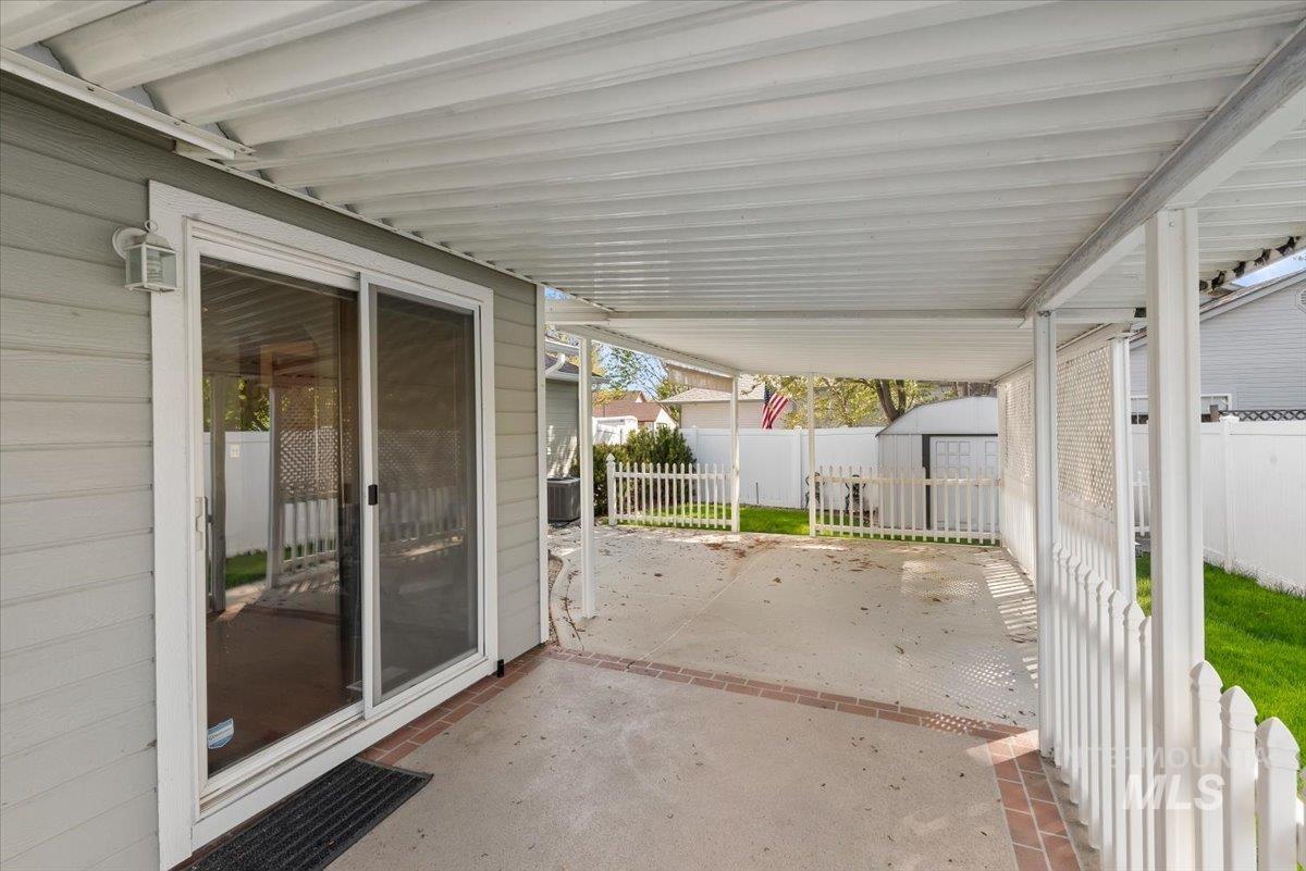 541 W Chrisfield Dr, Meridian, Idaho 83646, 3 Bedrooms, 2 Bathrooms, Residential For Sale, Price $400,000,MLS 98982861