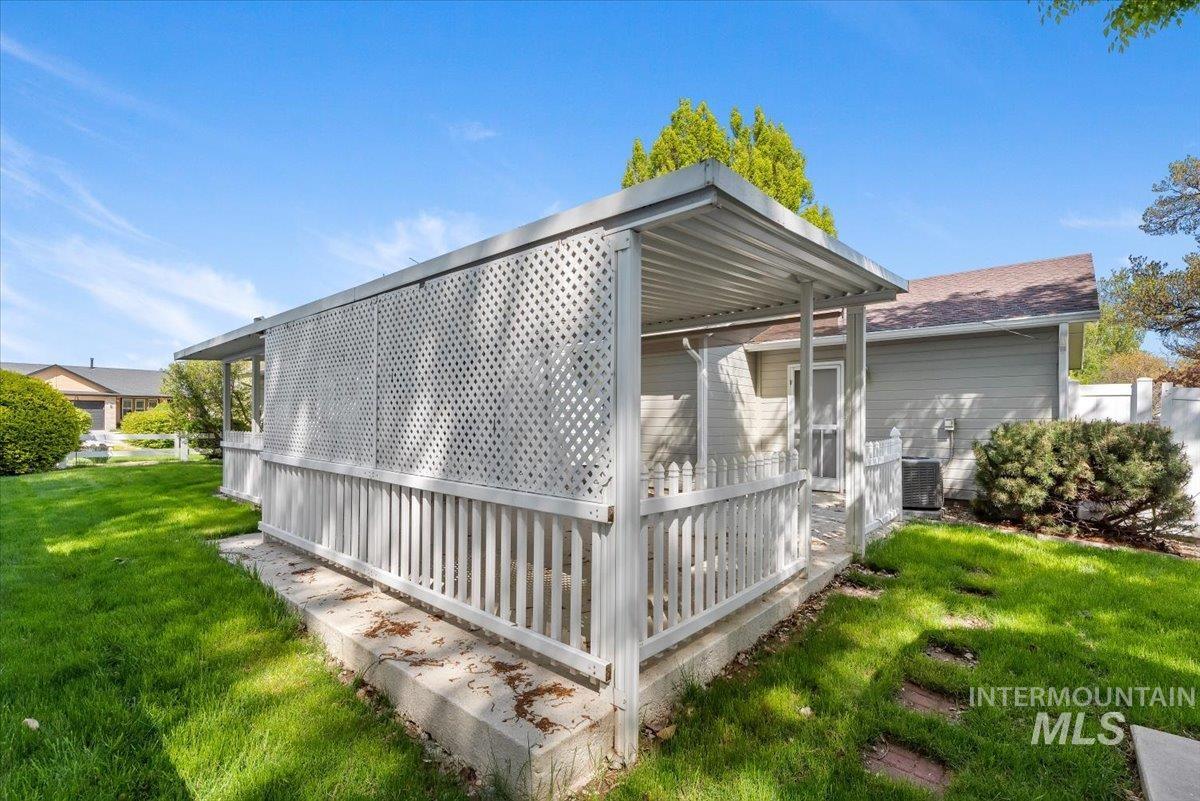 541 W Chrisfield Dr, Meridian, Idaho 83646, 3 Bedrooms, 2 Bathrooms, Residential For Sale, Price $400,000,MLS 98982861