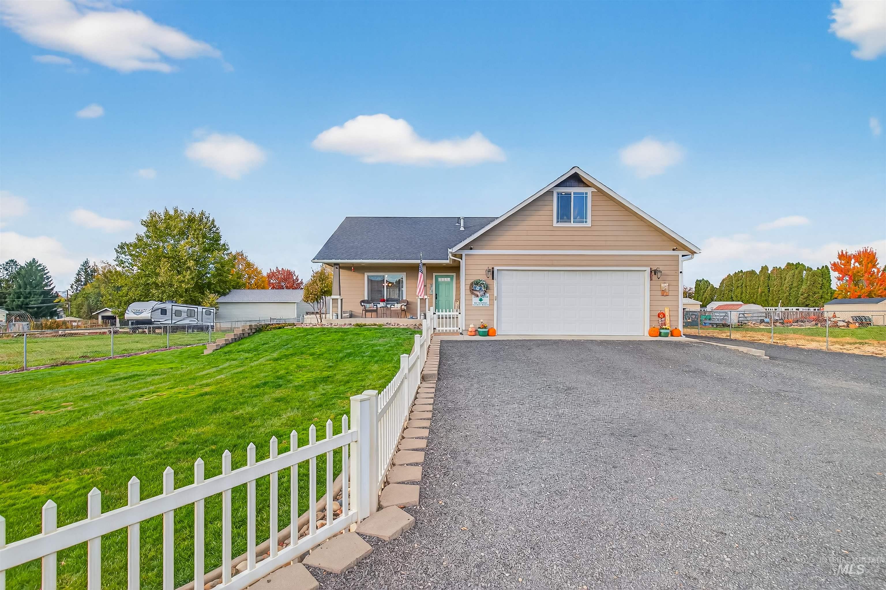 1827 Grelle Ave, Lewiston, Idaho 83501, 4 Bedrooms, 3 Bathrooms, Residential For Sale, Price $925,000, 98982862