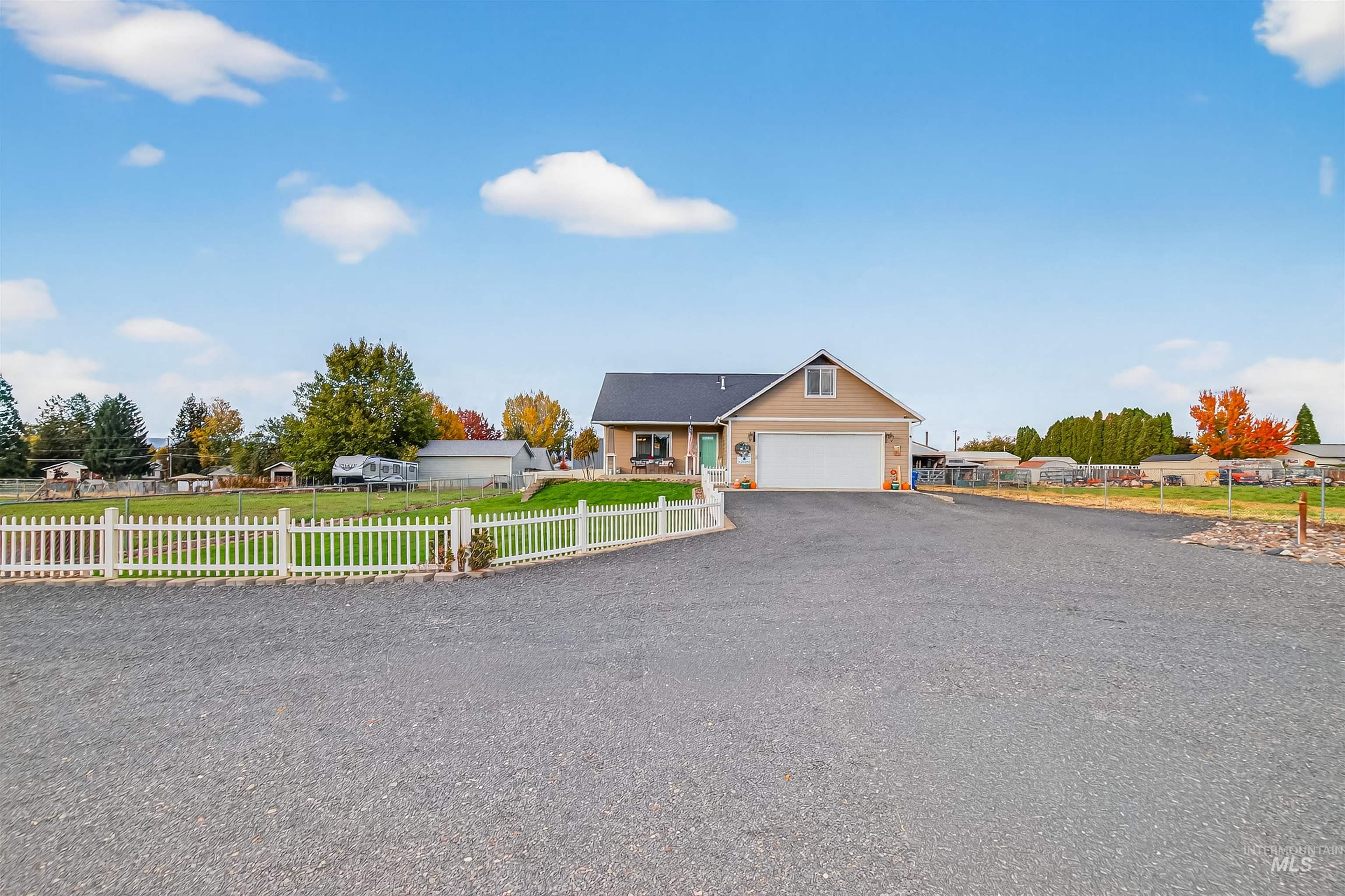 1827 Grelle Ave, Lewiston, Idaho 83501, 4 Bedrooms, 3 Bathrooms, Residential For Sale, Price $925,000, 98982862