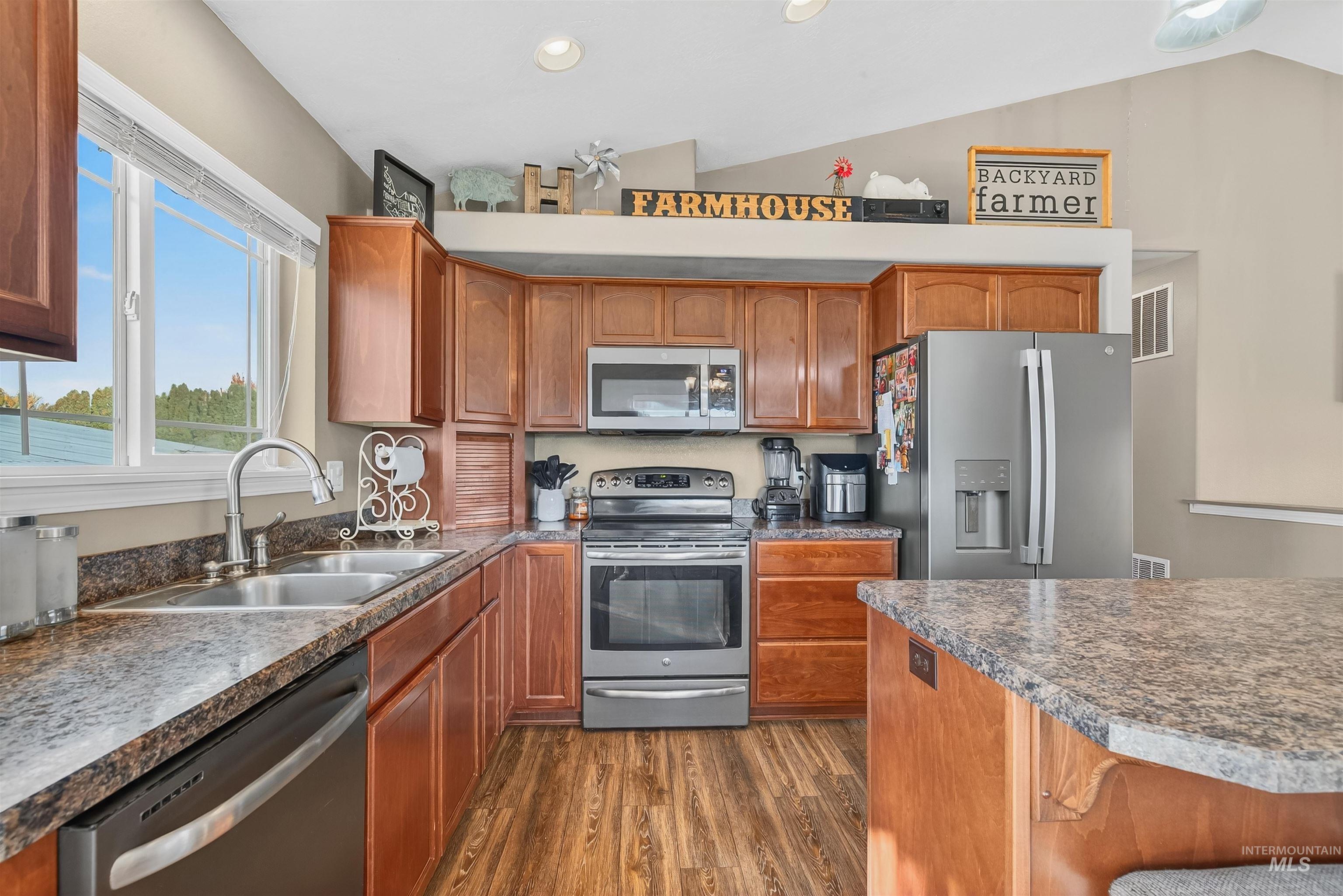 1827 Grelle Ave, Lewiston, Idaho 83501, 4 Bedrooms, 3 Bathrooms, Residential For Sale, Price $925,000, 98982862