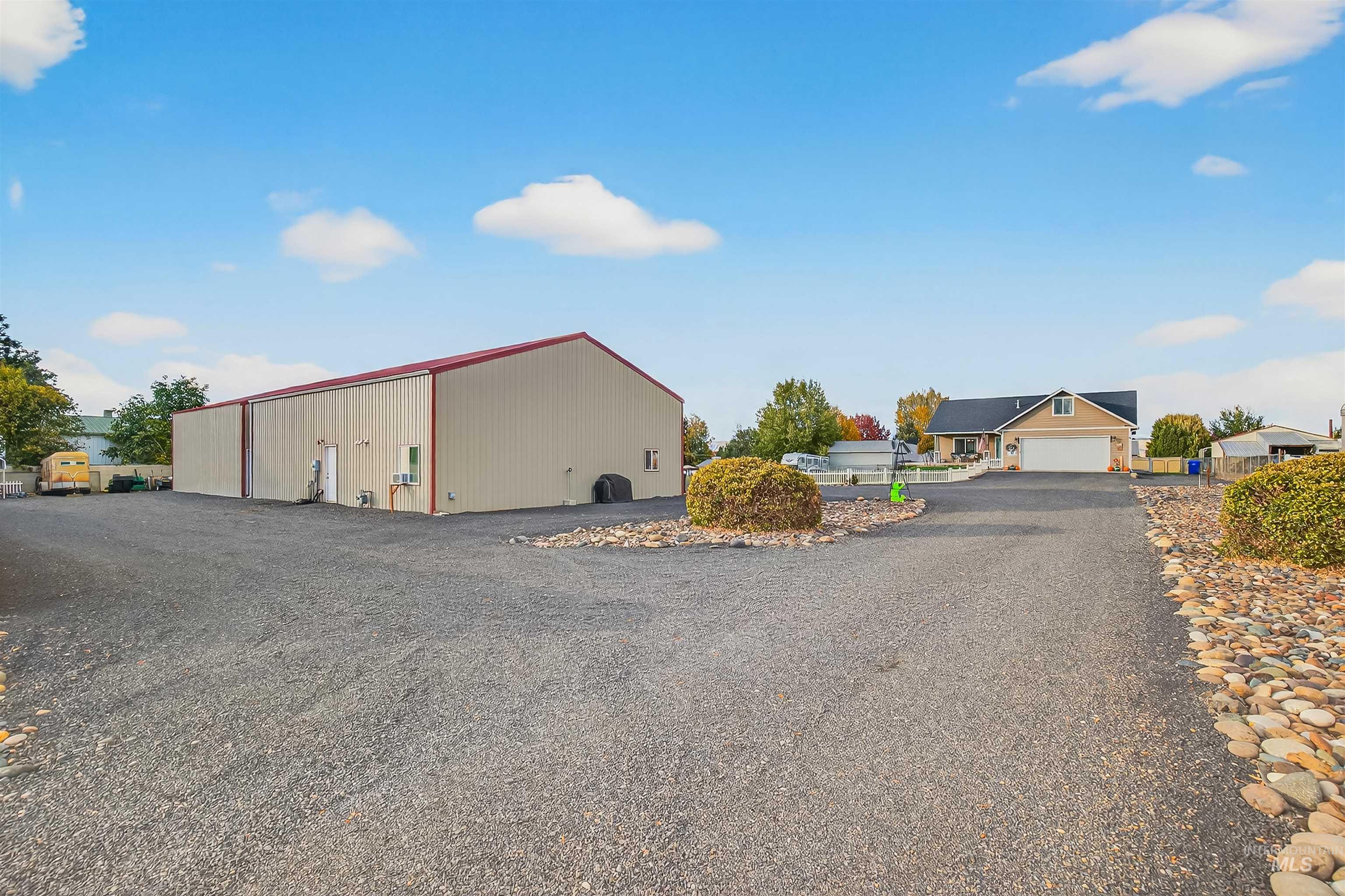 1827 Grelle Ave, Lewiston, Idaho 83501, 4 Bedrooms, 3 Bathrooms, Residential For Sale, Price $925,000, 98982862