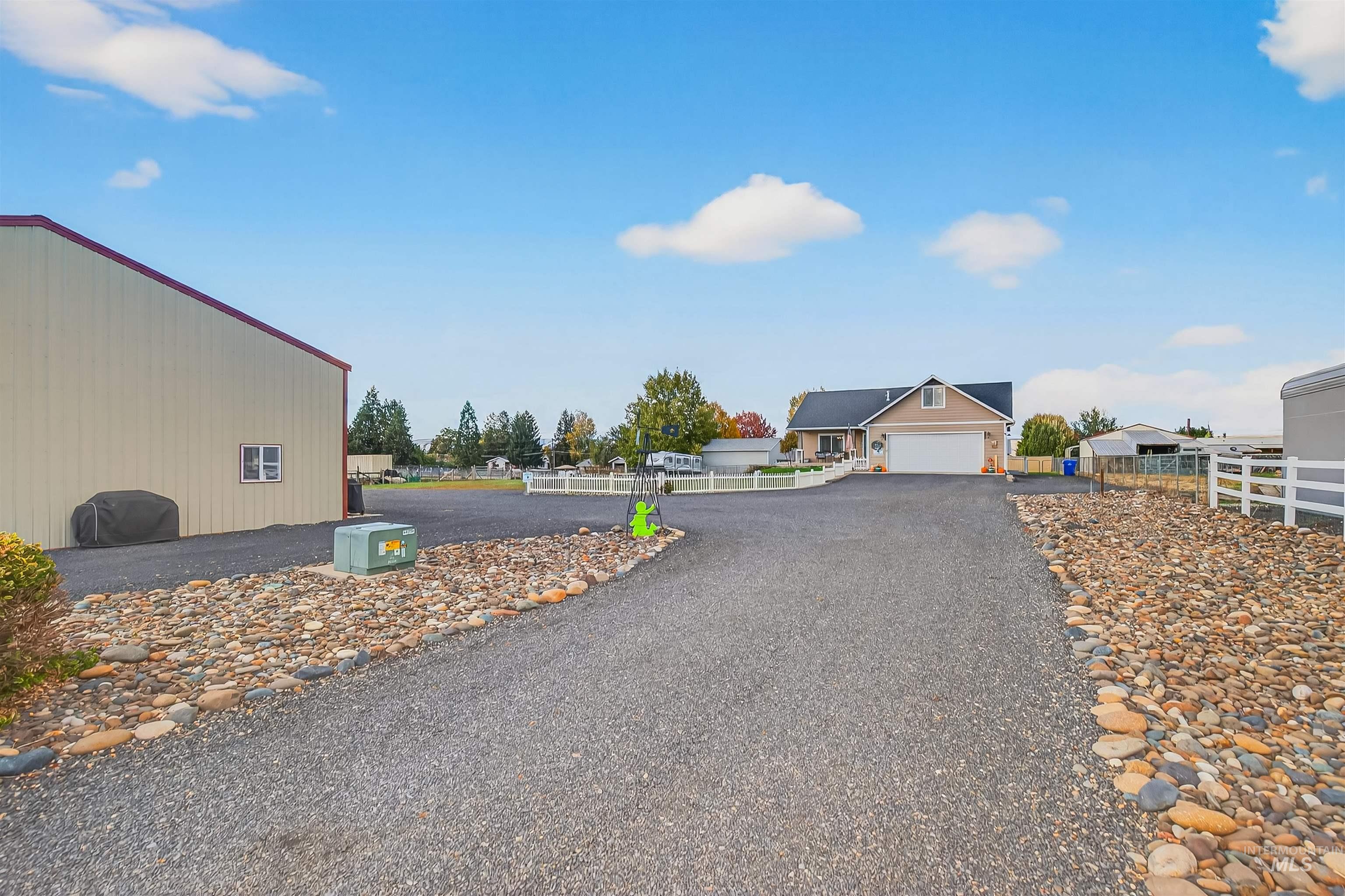 1827 Grelle Ave, Lewiston, Idaho 83501, 4 Bedrooms, 3 Bathrooms, Residential For Sale, Price $899,900, 98982862