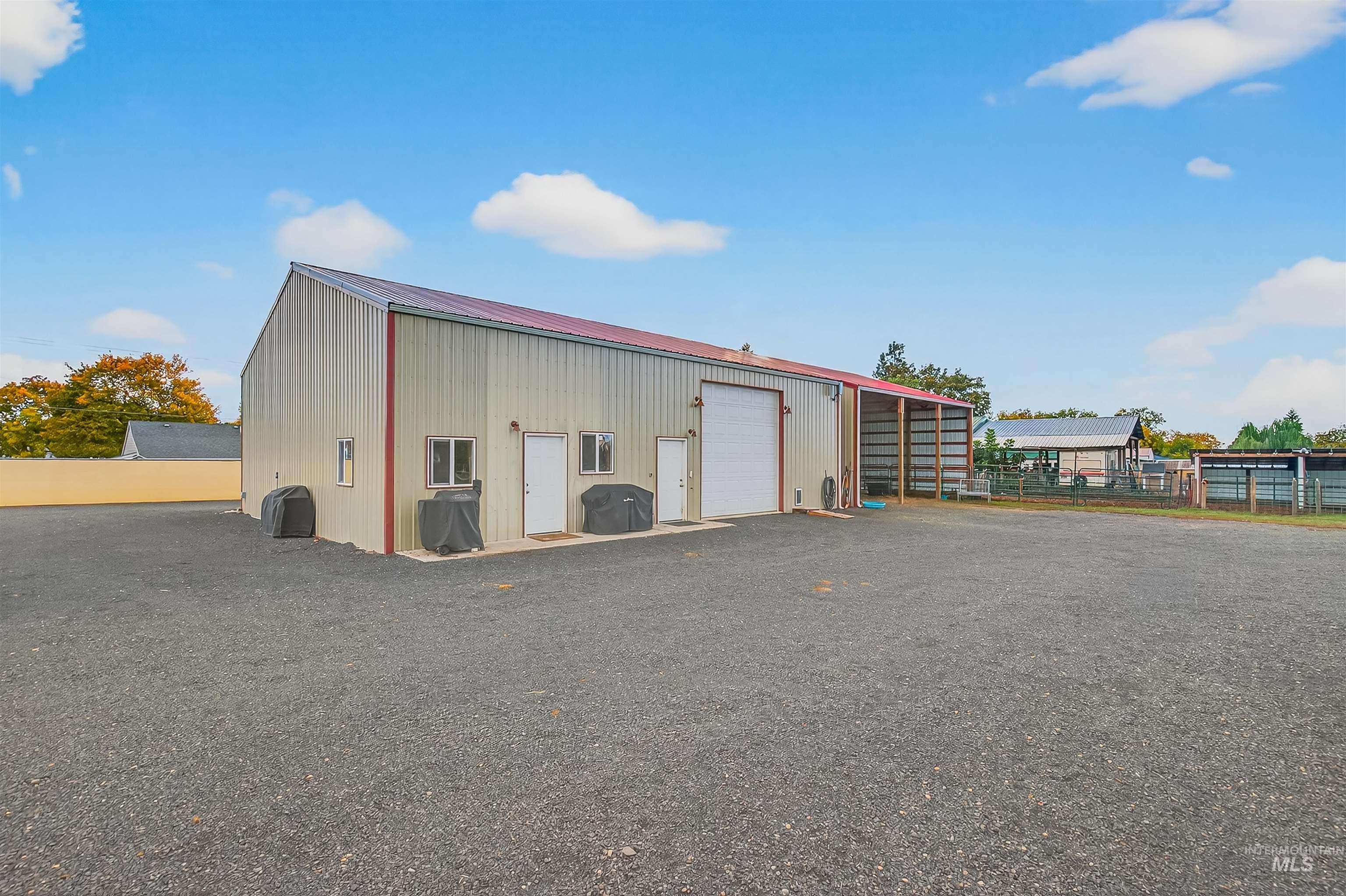 1827 Grelle Ave, Lewiston, Idaho 83501, 4 Bedrooms, 3 Bathrooms, Residential For Sale, Price $899,900, 98982862