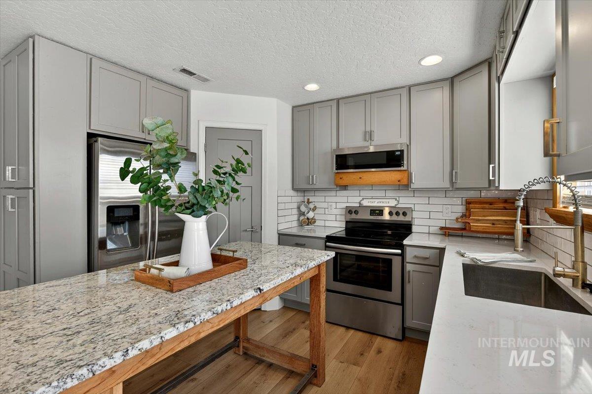 11919 W Crested Butte Ct., Nampa, Idaho 83651, 3 Bedrooms, 2.5 Bathrooms, Residential For Sale, Price $409,900,MLS 98982863