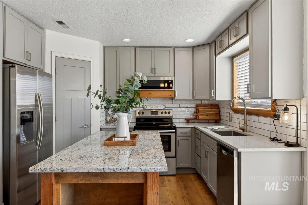 11919 W Crested Butte Ct., Nampa, Idaho 83651, 3 Bedrooms, 2.5 Bathrooms, Residential For Sale, Price $409,900,MLS 98982863