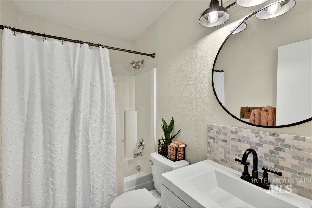 11919 W Crested Butte Ct., Nampa, Idaho 83651, 3 Bedrooms, 2.5 Bathrooms, Residential For Sale, Price $409,900,MLS 98982863