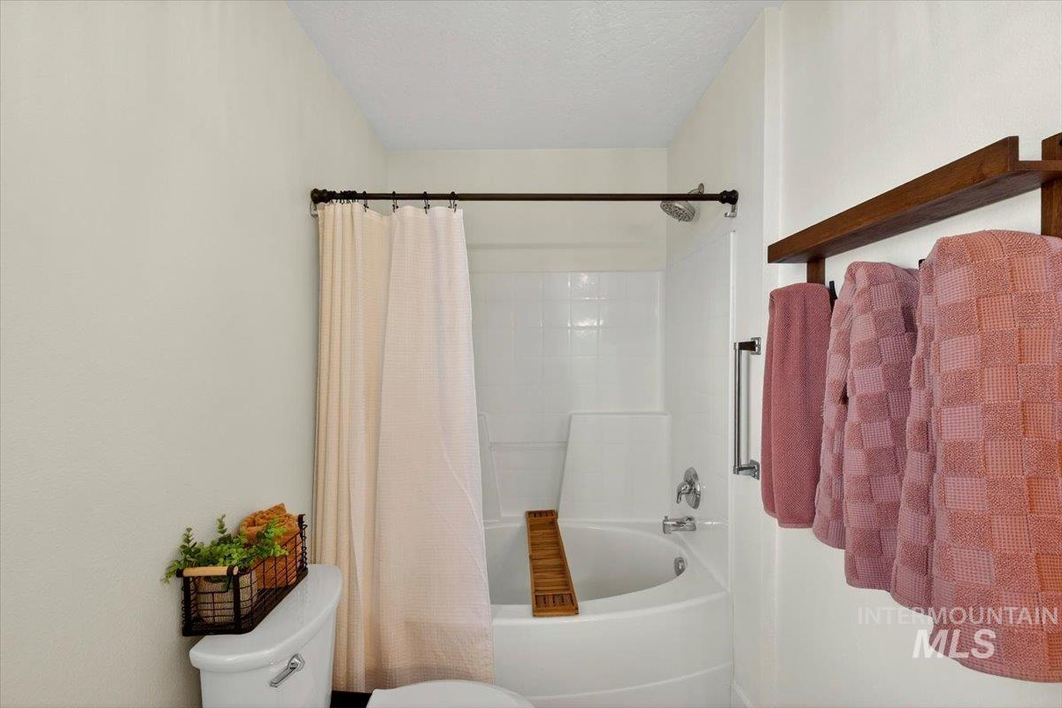 11919 W Crested Butte Ct., Nampa, Idaho 83651, 3 Bedrooms, 2.5 Bathrooms, Residential For Sale, Price $409,900,MLS 98982863