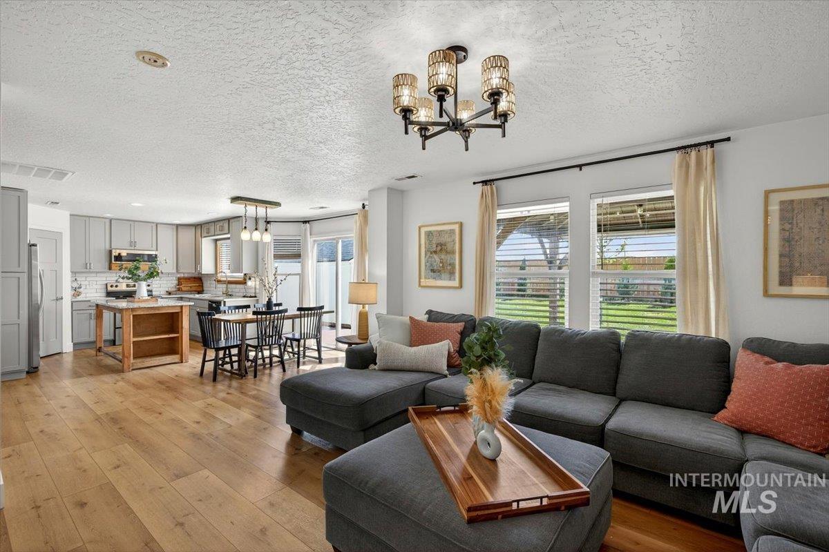 11919 W Crested Butte Ct., Nampa, Idaho 83651, 3 Bedrooms, 2.5 Bathrooms, Residential For Sale, Price $409,900,MLS 98982863