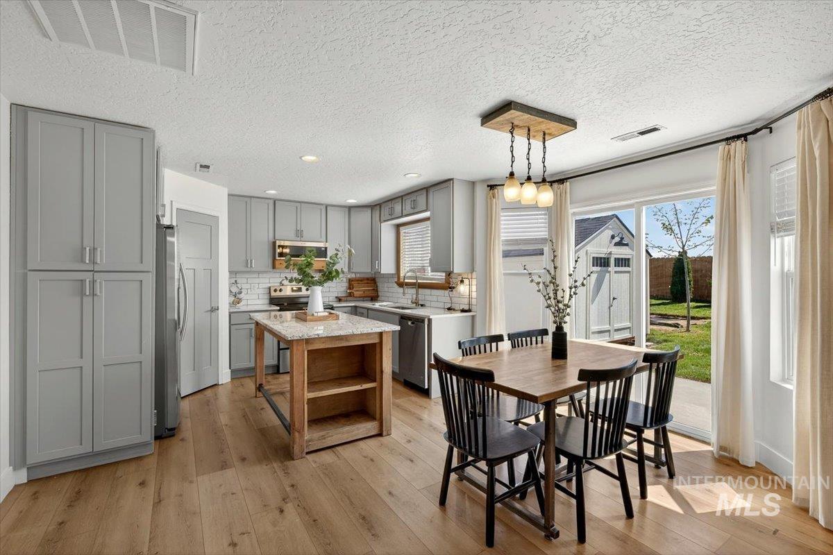 11919 W Crested Butte Ct., Nampa, Idaho 83651, 3 Bedrooms, 2.5 Bathrooms, Residential For Sale, Price $409,900,MLS 98982863