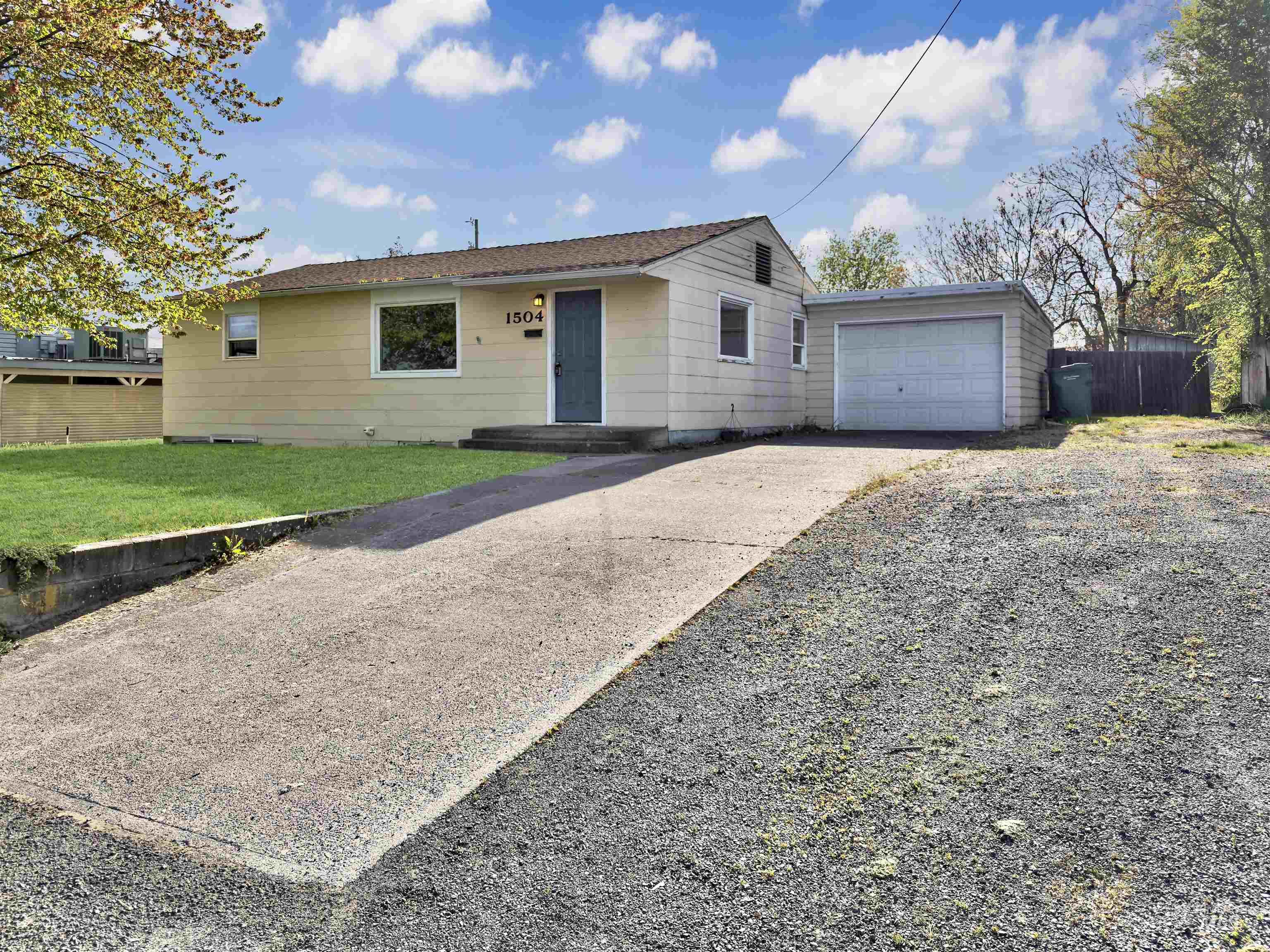 1504 7th St, Clarkston, Washington 99403, 4 Bedrooms, 2 Bathrooms, Residential For Sale, Price $329,000,MLS 98982868