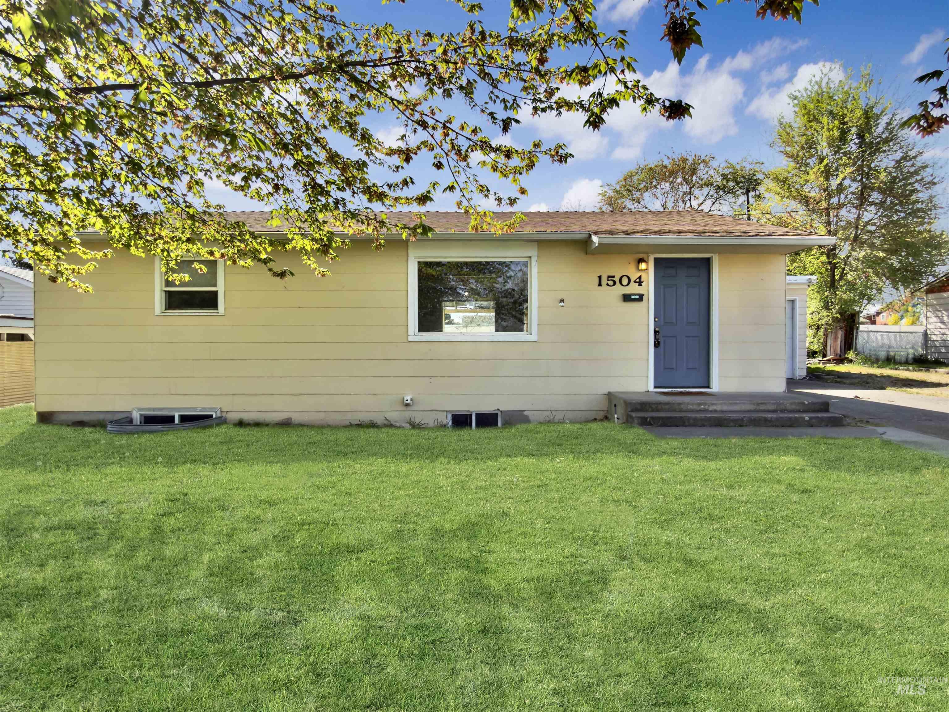 1504 7th St, Clarkston, Washington 99403, 4 Bedrooms, 2 Bathrooms, Residential For Sale, Price $329,000, 98982868