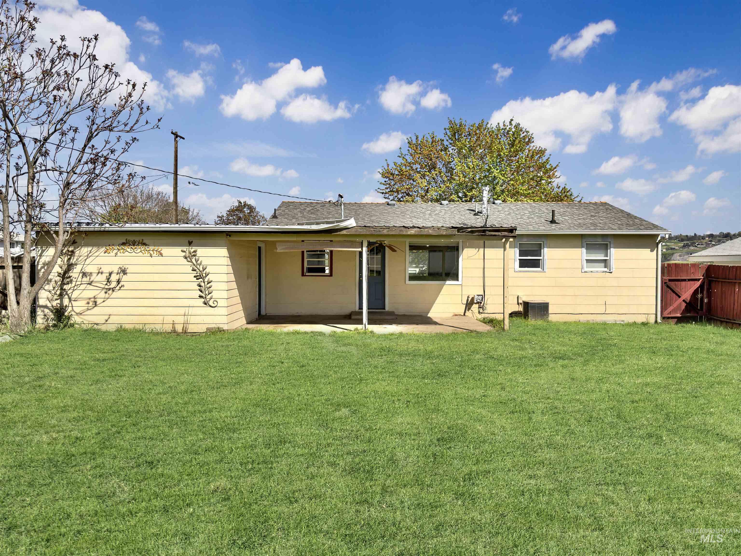 1504 7th St, Clarkston, Washington 99403, 4 Bedrooms, 2 Bathrooms, Residential For Sale, Price $329,000, 98982868