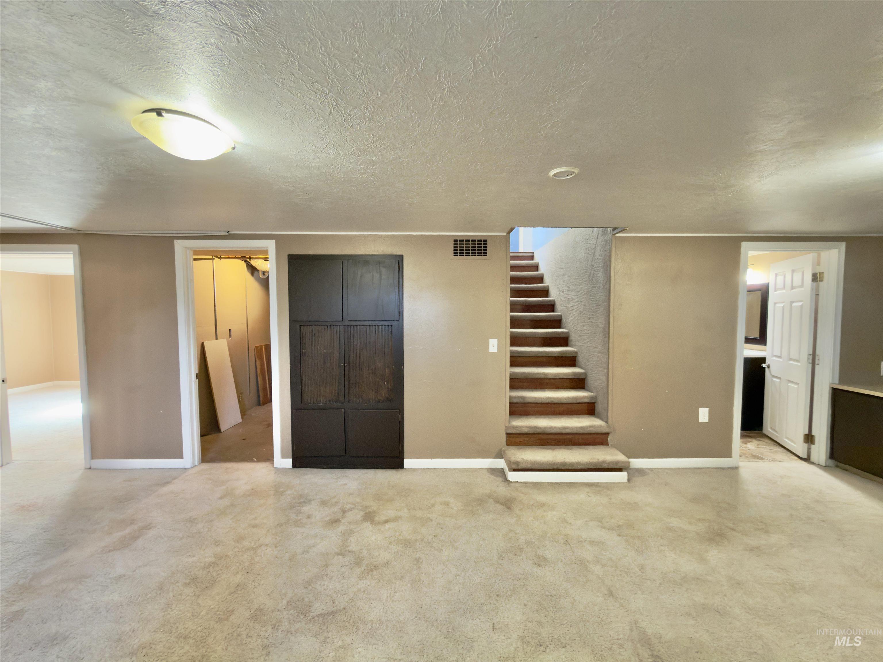 1504 7th St, Clarkston, Washington 99403, 4 Bedrooms, 2 Bathrooms, Residential For Sale, Price $329,000, 98982868