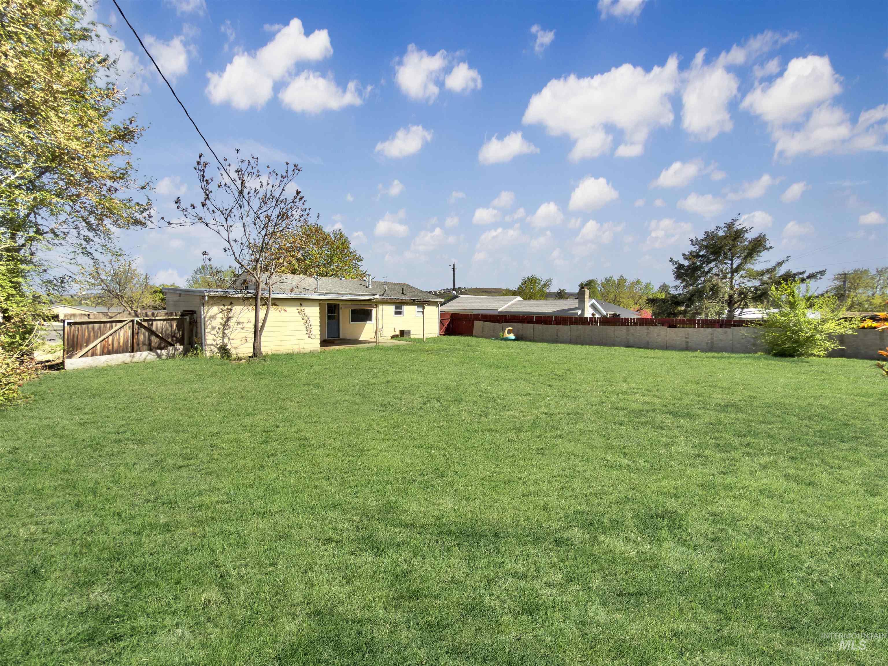 1504 7th St, Clarkston, Washington 99403, 4 Bedrooms, 2 Bathrooms, Residential For Sale, Price $329,000, 98982868