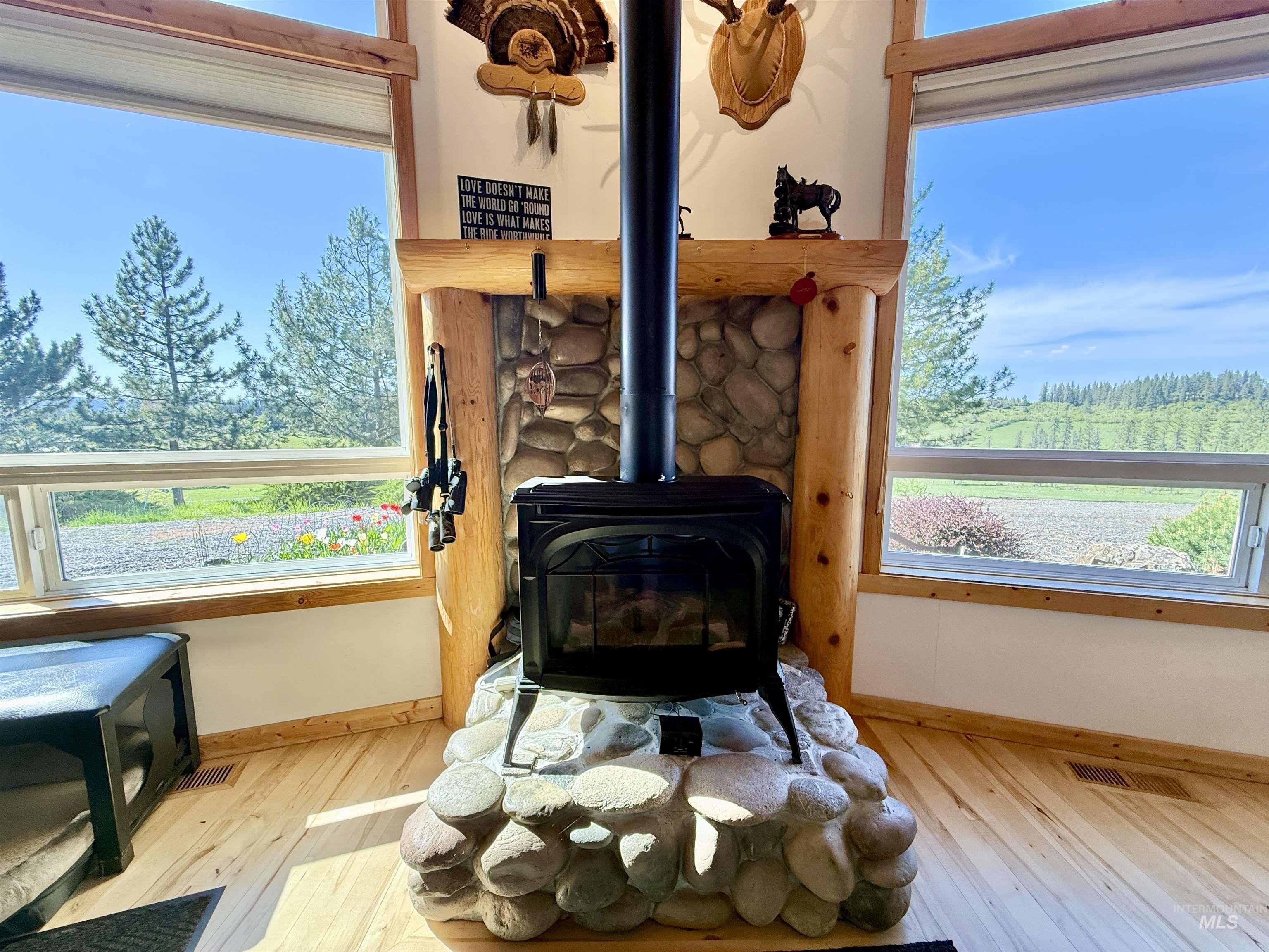 263 Sill Creek Rd., Clearwater, Idaho 83552, 3 Bedrooms, 2 Bathrooms, Residential For Sale, Price $815,000, 98982870