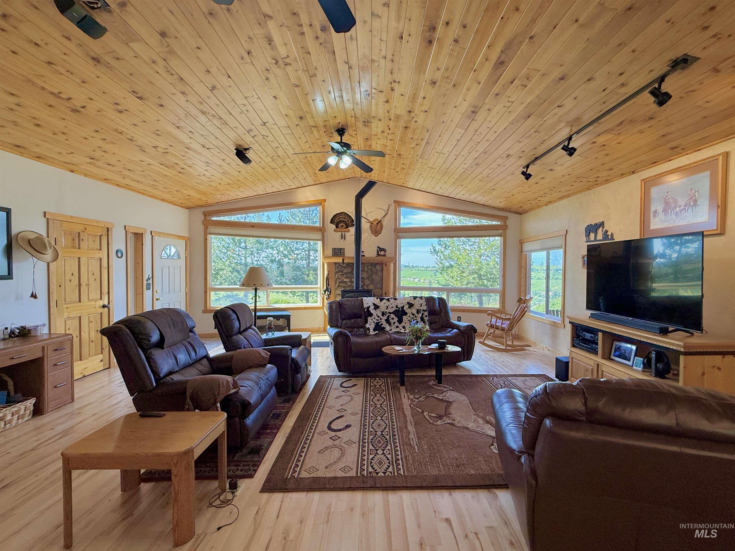 263 Sill Creek Rd., Clearwater, Idaho 83552, 3 Bedrooms, 2 Bathrooms, Residential For Sale, Price $815,000, 98982870