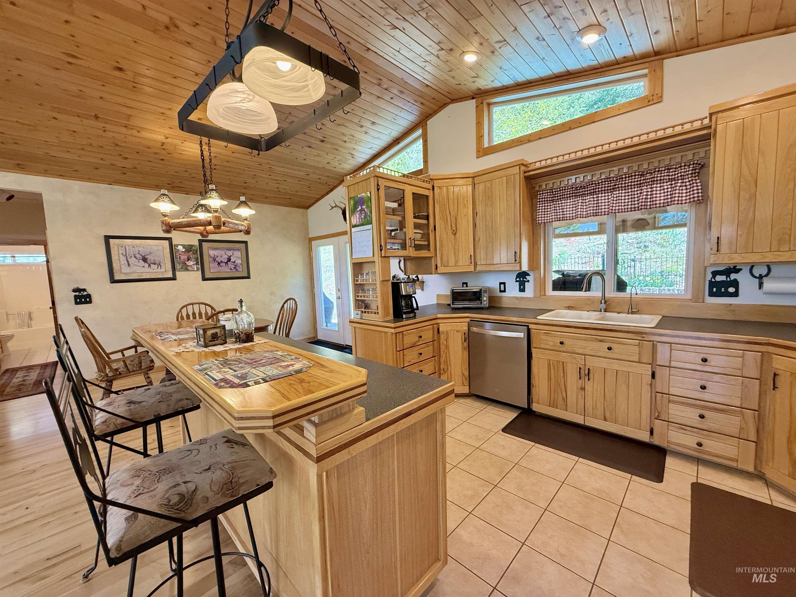 263 Sill Creek Rd., Clearwater, Idaho 83552, 3 Bedrooms, 2 Bathrooms, Residential For Sale, Price $815,000, 98982870