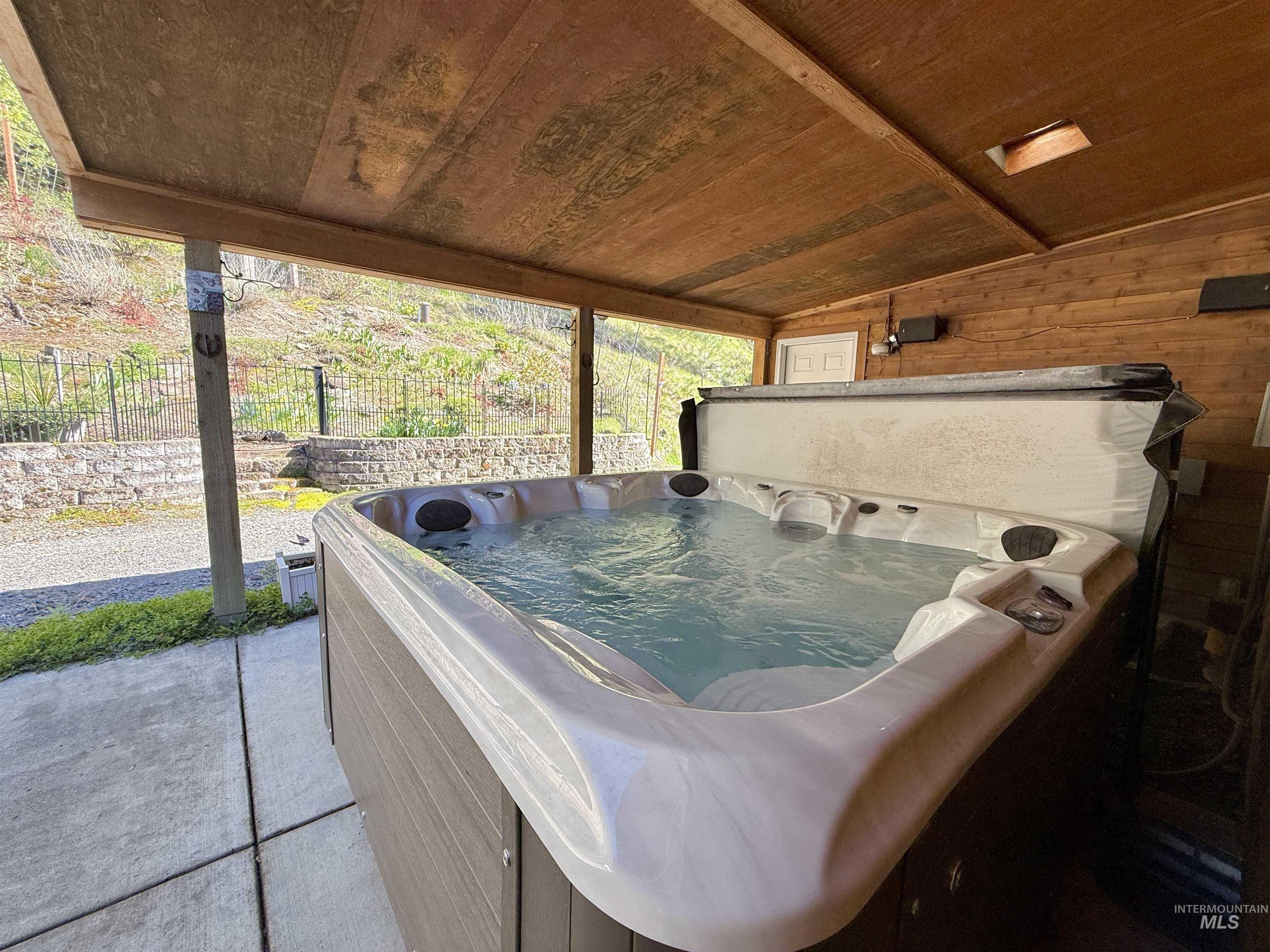 263 Sill Creek Rd., Clearwater, Idaho 83552, 3 Bedrooms, 2 Bathrooms, Residential For Sale, Price $815,000, 98982870