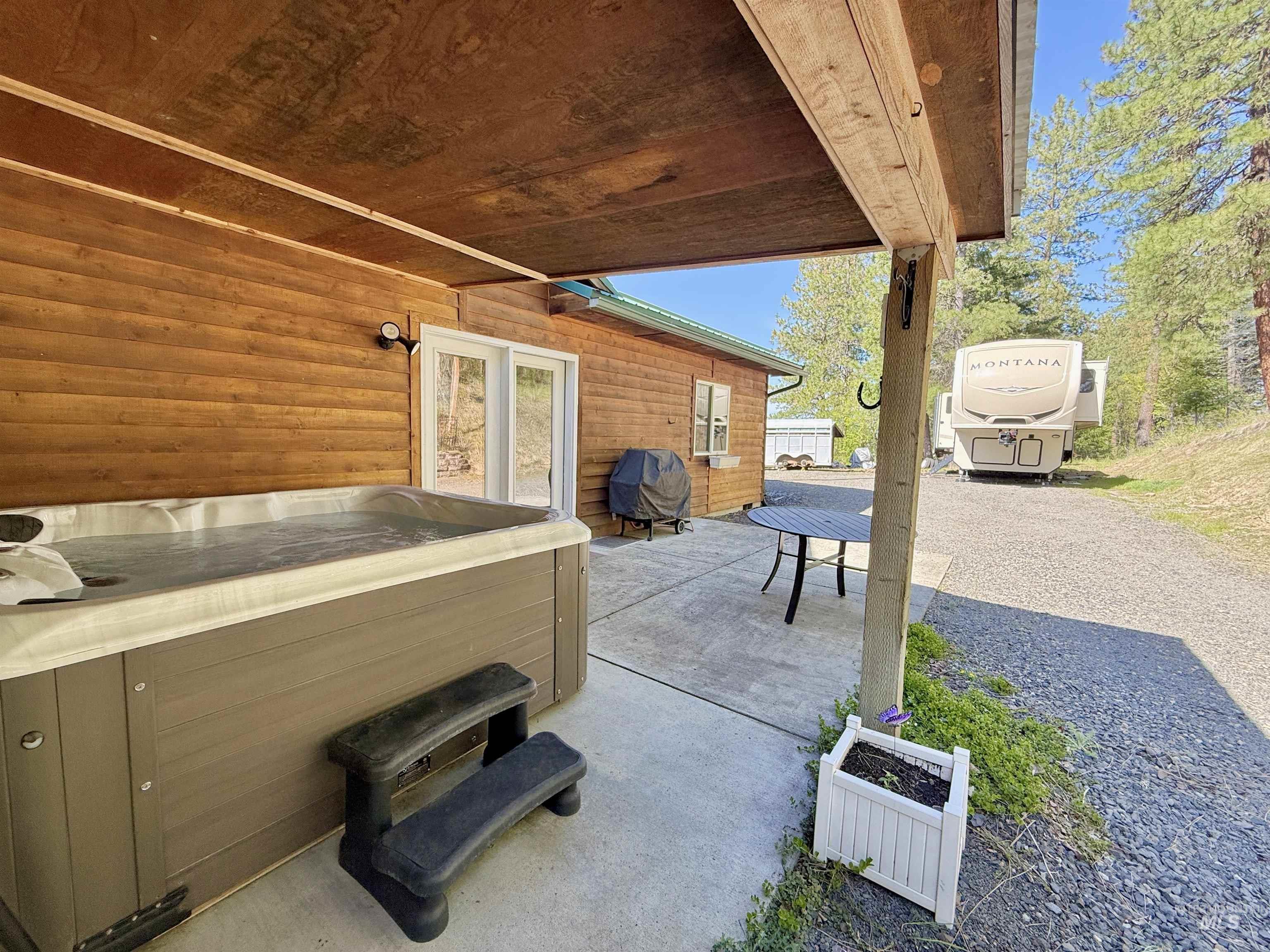 263 Sill Creek Rd., Clearwater, Idaho 83552, 3 Bedrooms, 2 Bathrooms, Residential For Sale, Price $815,000, 98982870