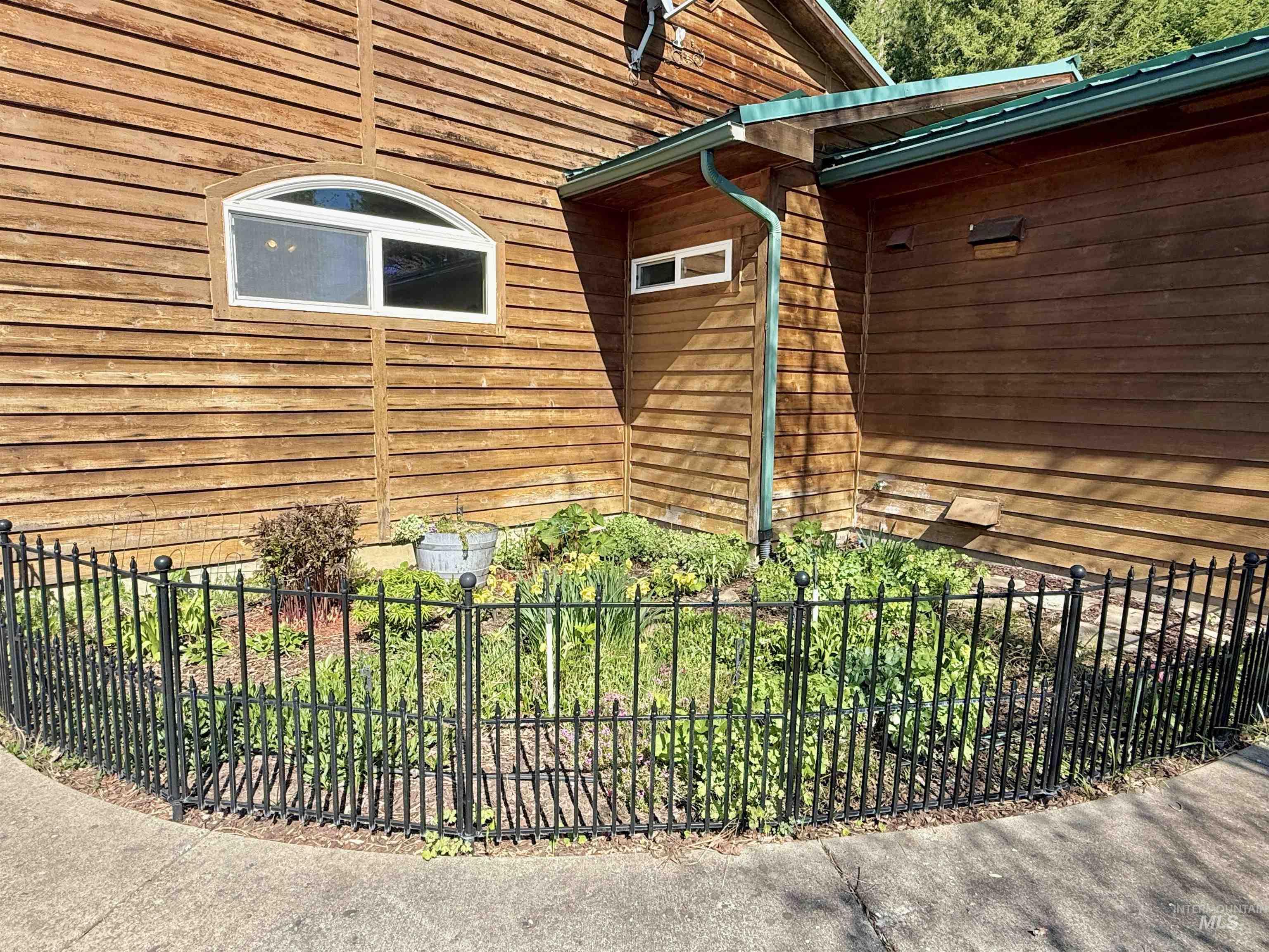 263 Sill Creek Rd., Clearwater, Idaho 83552, 3 Bedrooms, 2 Bathrooms, Residential For Sale, Price $815,000, 98982870