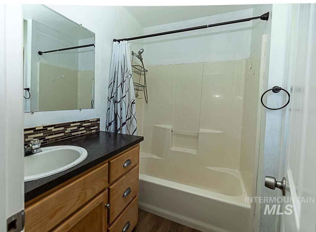 210/212 E 12Th St, Emmett, Idaho 83617, 3 Bedrooms, 1 Bathroom, Residential Income For Sale, Price $449,000, 98982871