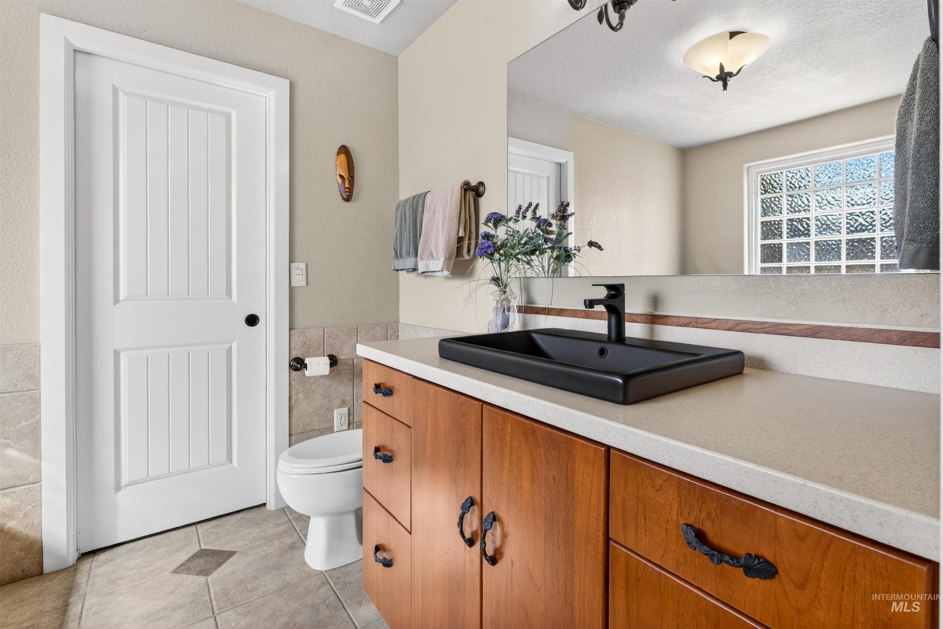 4467 N Mackenzie Ln, Boise, Idaho 83703, 4 Bedrooms, 3.5 Bathrooms, Residential For Sale, Price $649,500,MLS 98982875