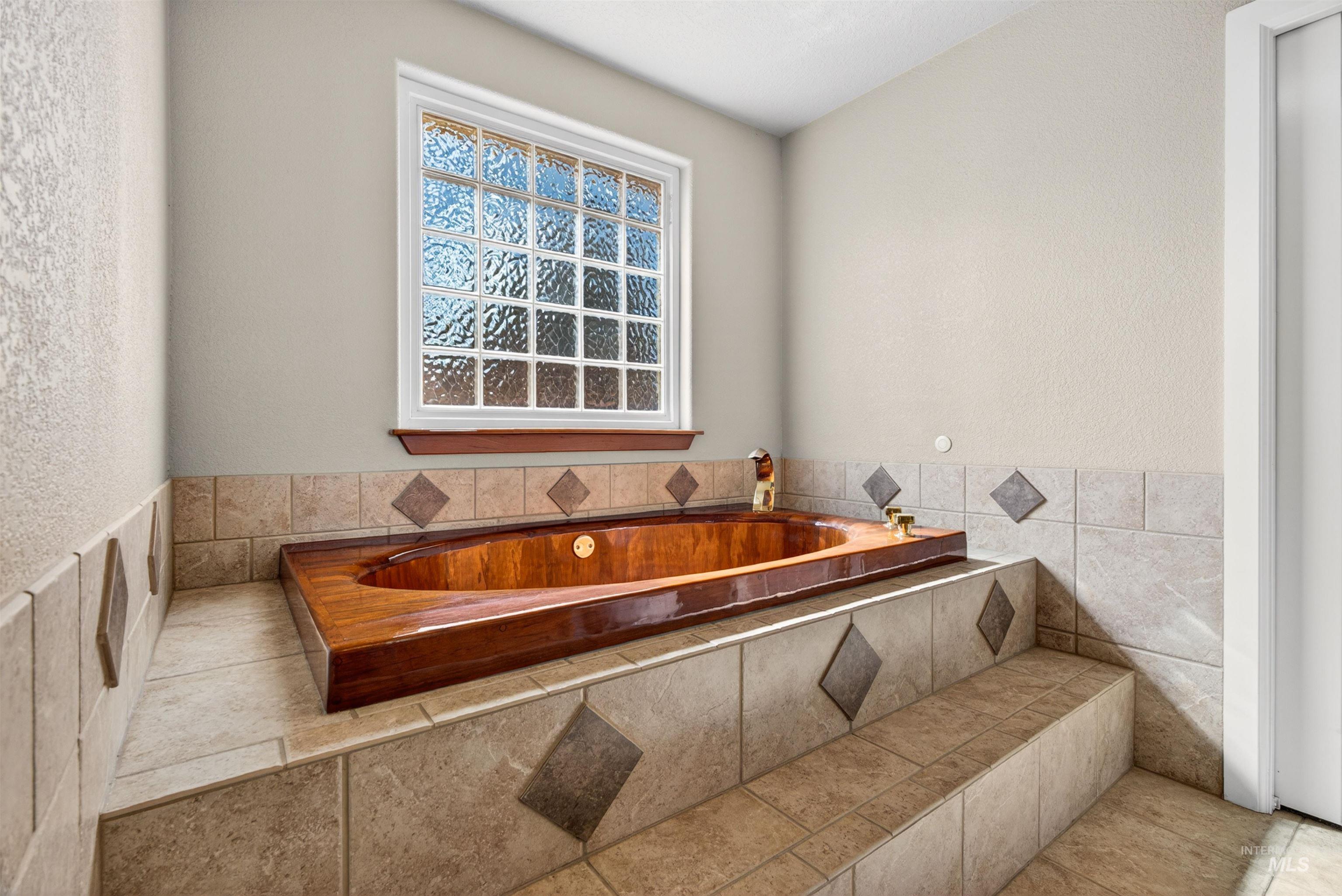 4467 N Mackenzie Ln, Boise, Idaho 83703, 4 Bedrooms, 3.5 Bathrooms, Residential For Sale, Price $649,500,MLS 98982875