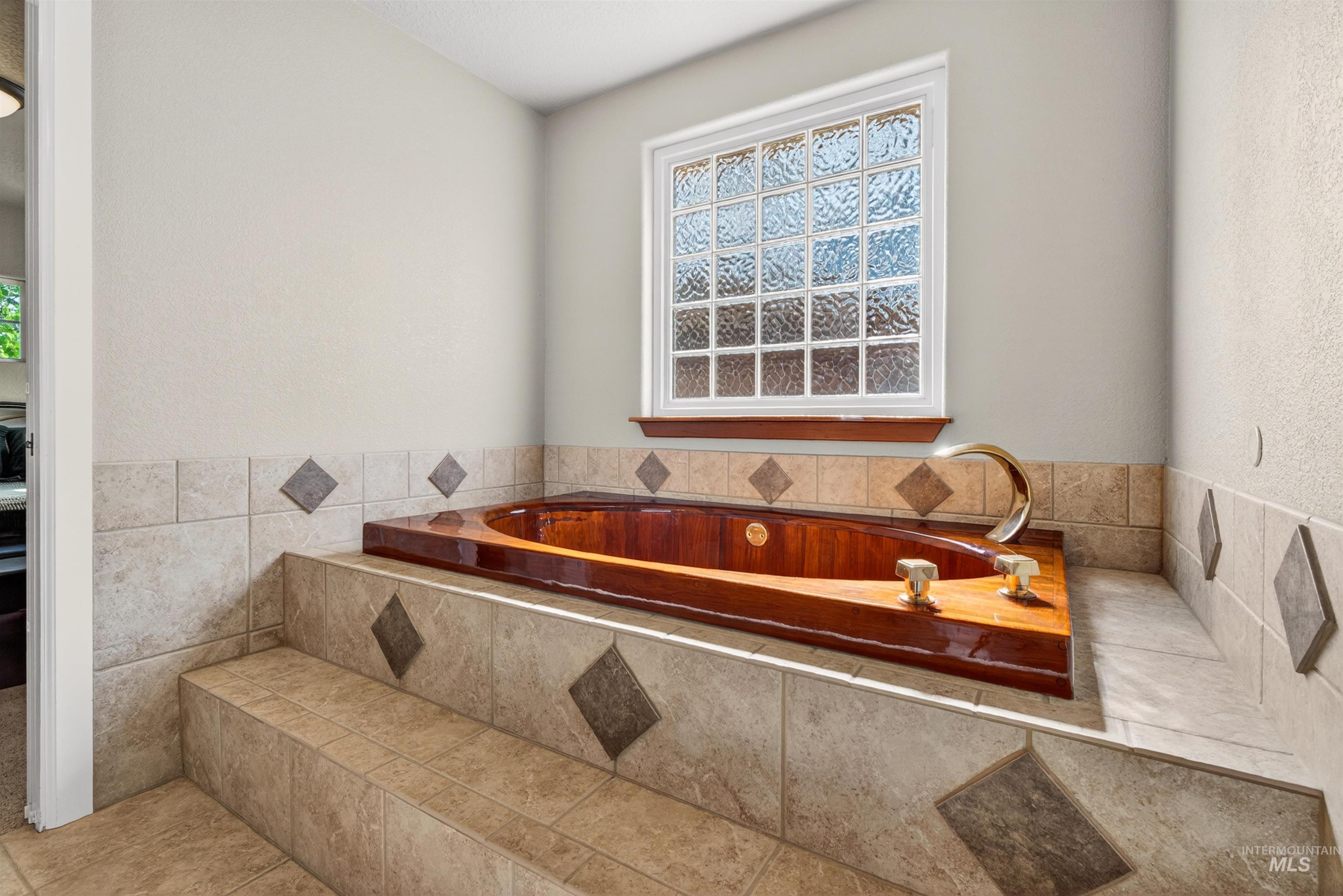 4467 N Mackenzie Ln, Boise, Idaho 83703, 4 Bedrooms, 3.5 Bathrooms, Residential For Sale, Price $649,500,MLS 98982875