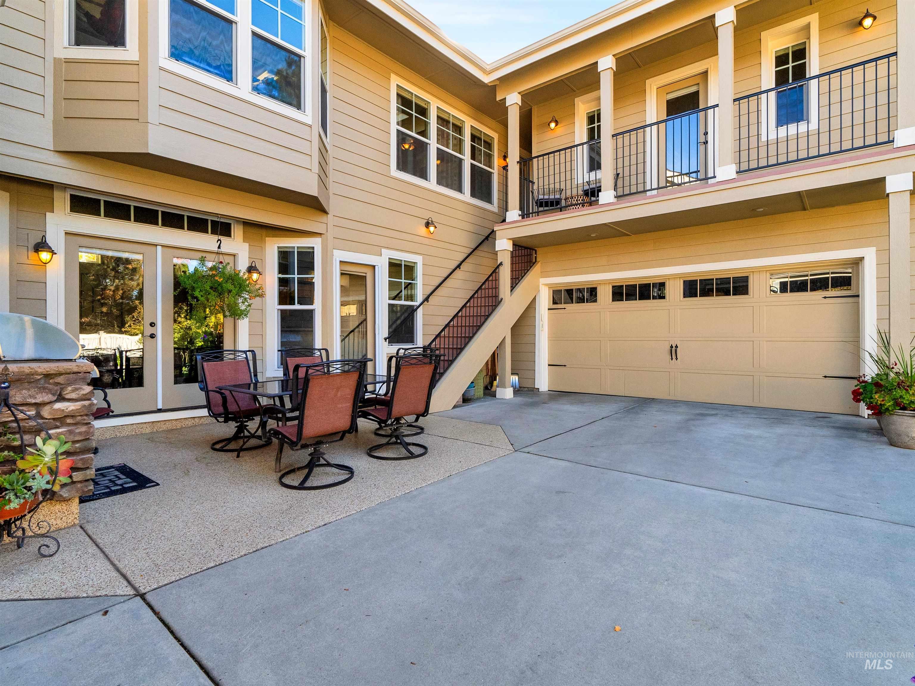 4467 N Mackenzie Ln, Boise, Idaho 83703, 4 Bedrooms, 3.5 Bathrooms, Residential For Sale, Price $649,500,MLS 98982875