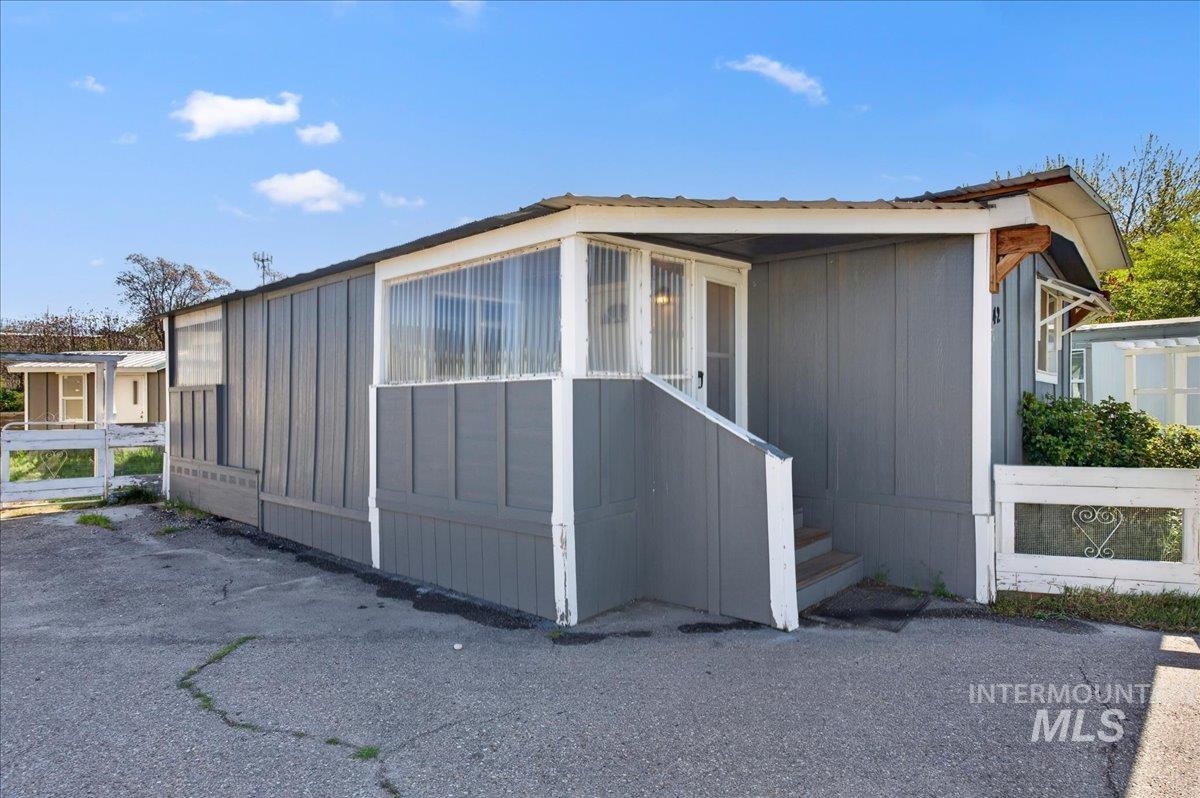 1323 Elgin, Caldwell, Idaho 83605, 3 Bedrooms, 1 Bathroom, Residential For Sale, Price $74,900,MLS 98982877