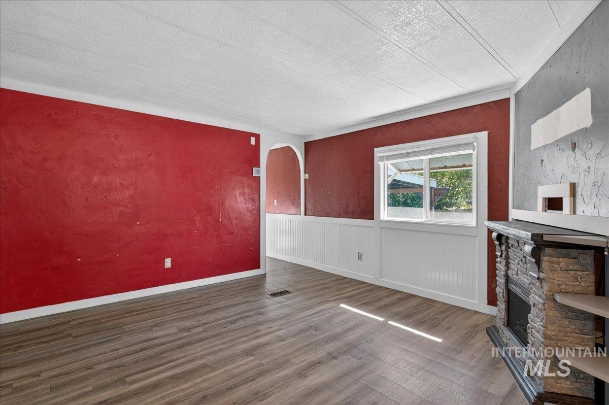 1323 Elgin, Caldwell, Idaho 83605, 3 Bedrooms, 1 Bathroom, Residential For Sale, Price $74,900,MLS 98982877