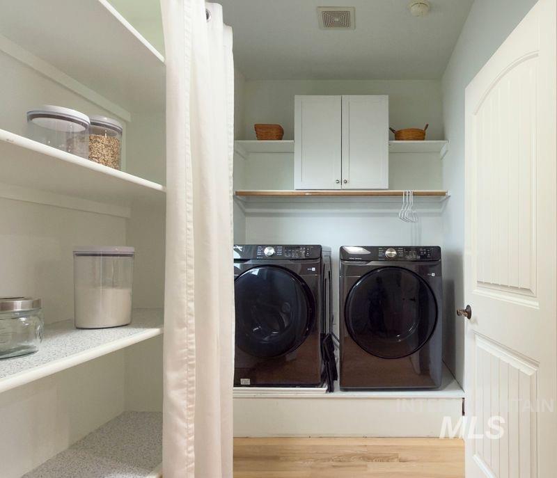 1749 E Sagemoor Drive, Meridian, Idaho 83642, 3 Bedrooms, 2 Bathrooms, Residential For Sale, Price $454,000,MLS 98982878