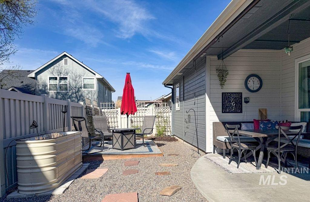 1749 E Sagemoor Drive, Meridian, Idaho 83642, 3 Bedrooms, 2 Bathrooms, Residential For Sale, Price $454,000,MLS 98982878