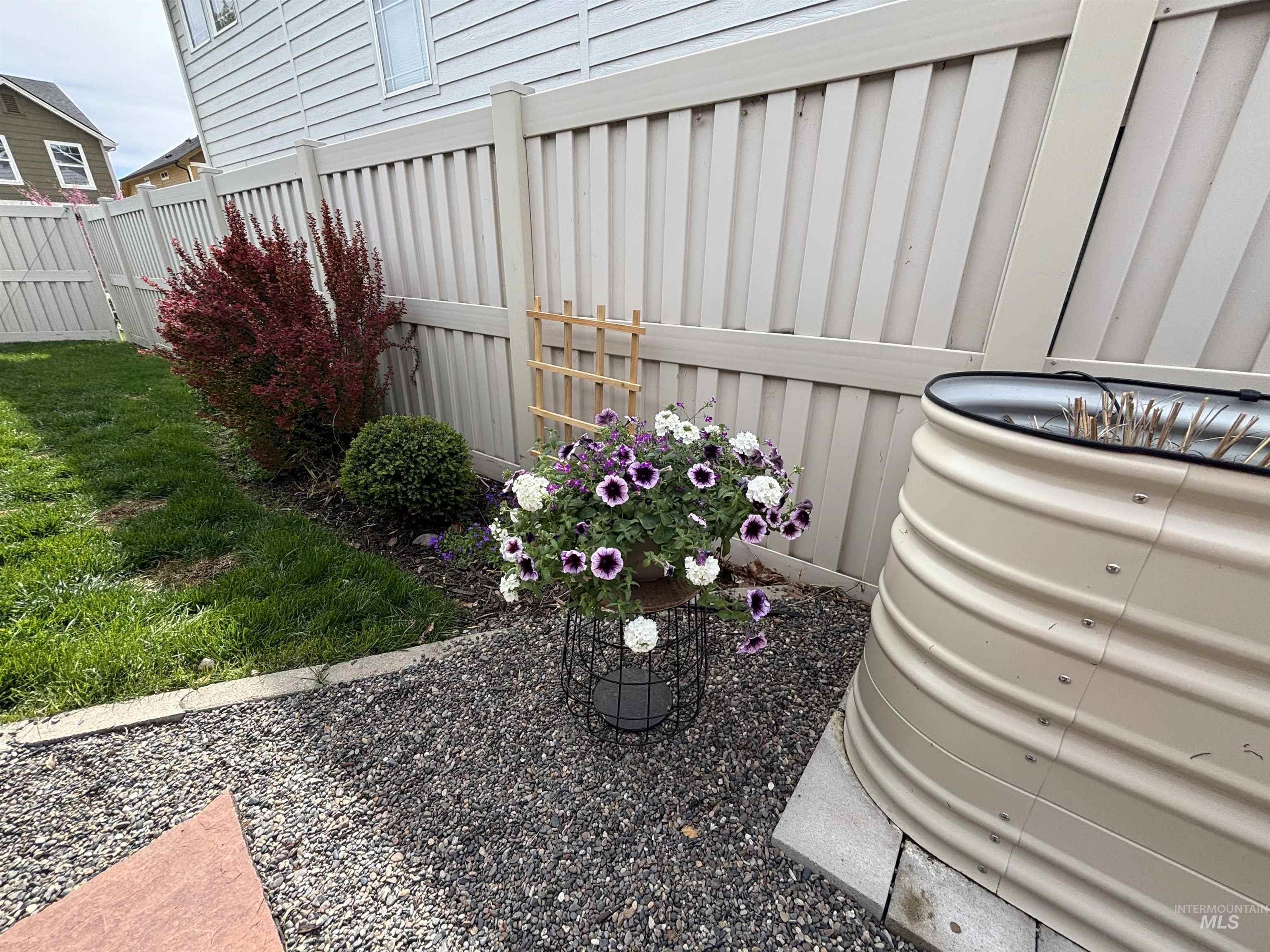 1749 E Sagemoor Drive, Meridian, Idaho 83642, 3 Bedrooms, 2 Bathrooms, Residential For Sale, Price $454,000,MLS 98982878