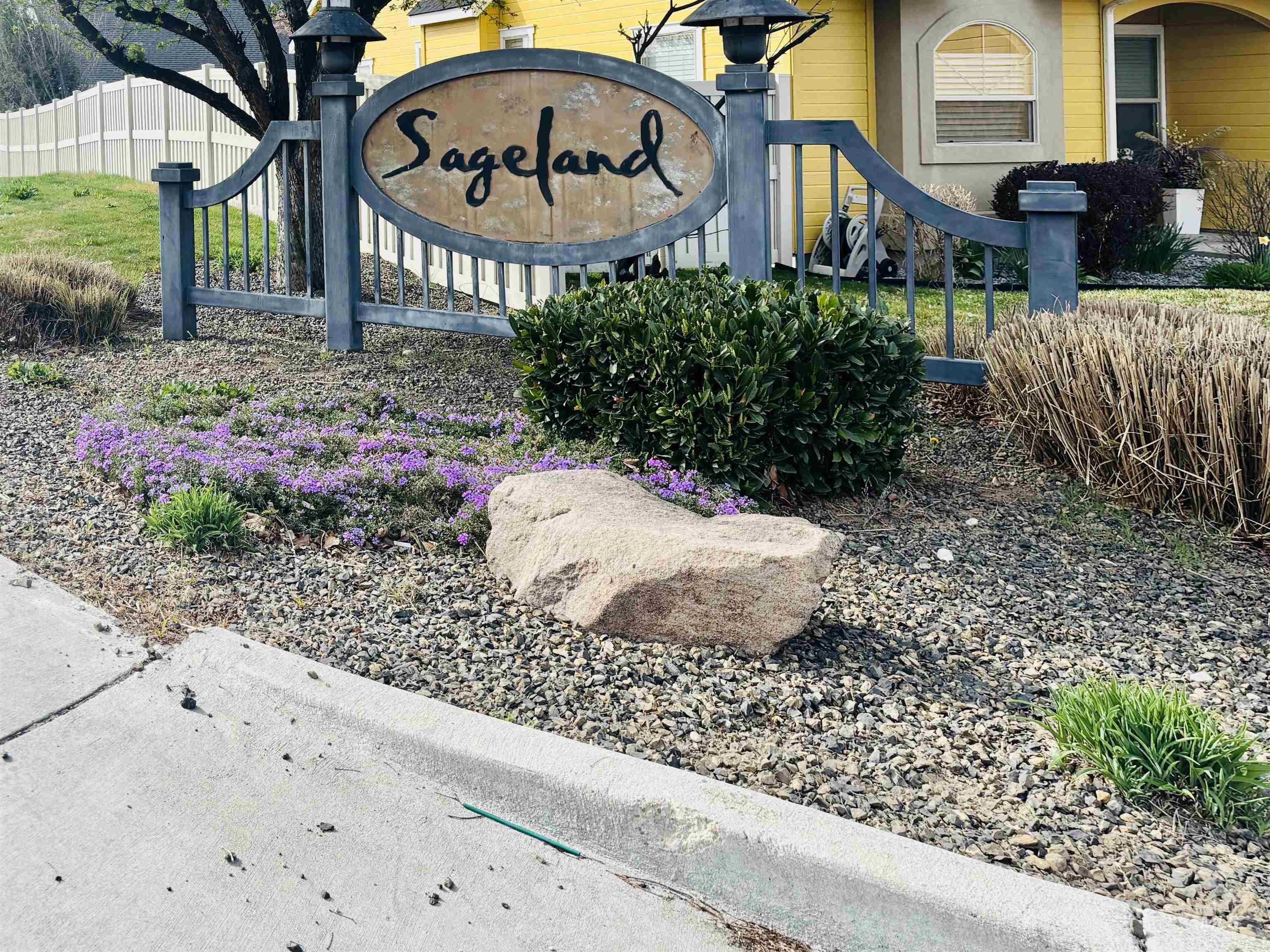 1749 E Sagemoor Drive, Meridian, Idaho 83642, 3 Bedrooms, 2 Bathrooms, Residential For Sale, Price $454,000,MLS 98982878