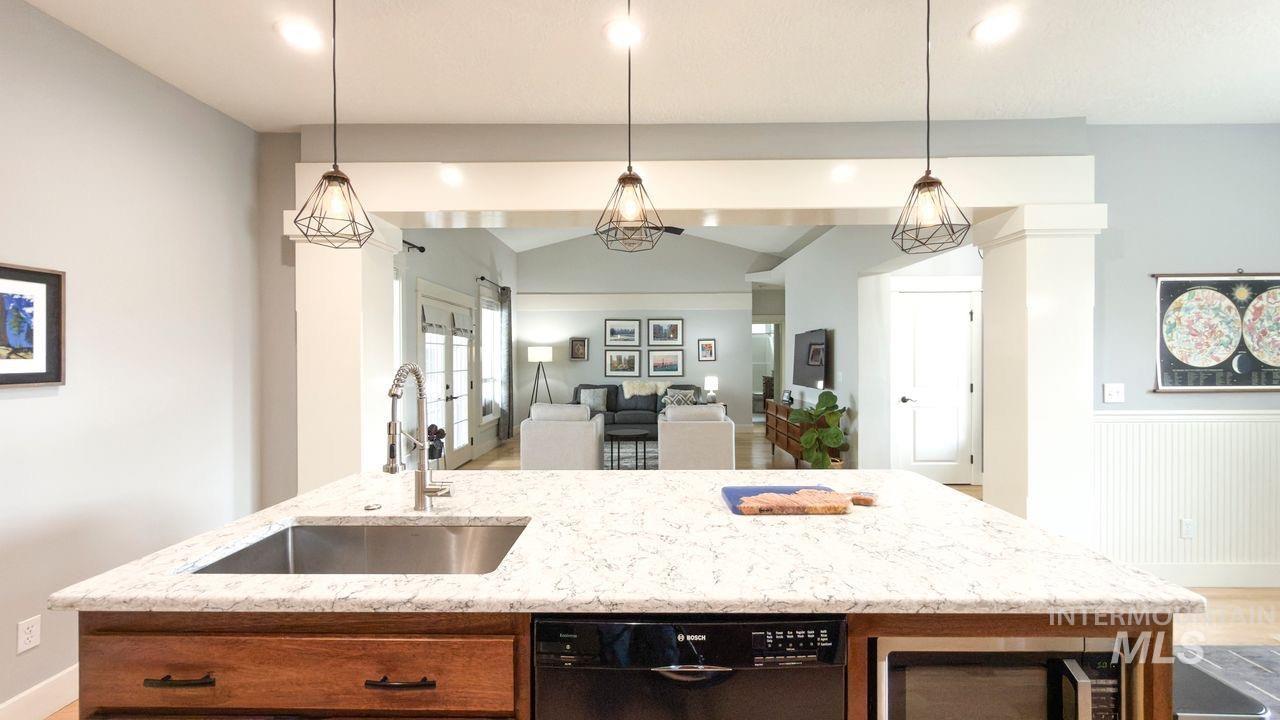 1749 E Sagemoor Drive, Meridian, Idaho 83642, 3 Bedrooms, 2 Bathrooms, Residential For Sale, Price $454,000,MLS 98982878