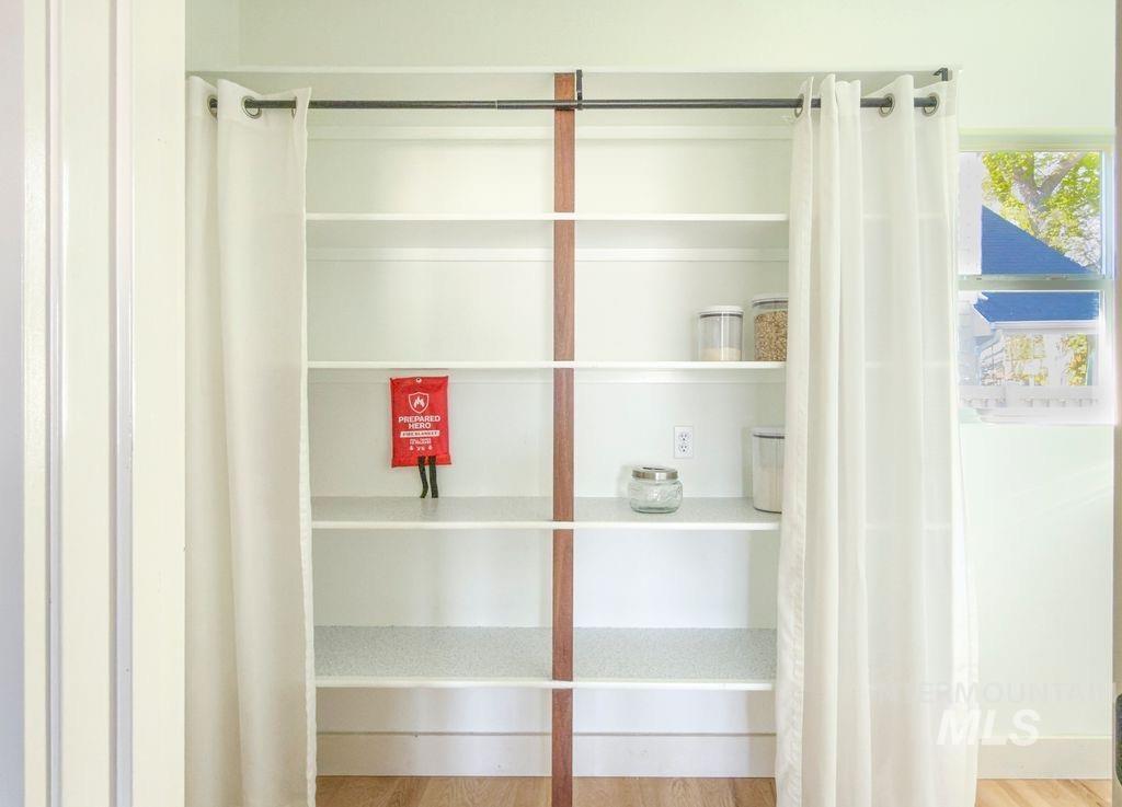 1749 E Sagemoor Drive, Meridian, Idaho 83642, 3 Bedrooms, 2 Bathrooms, Residential For Sale, Price $454,000,MLS 98982878